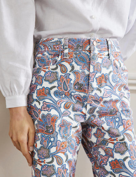 7/8-Jeans mit Schlag-Naturweiß, Paisley-Knospen