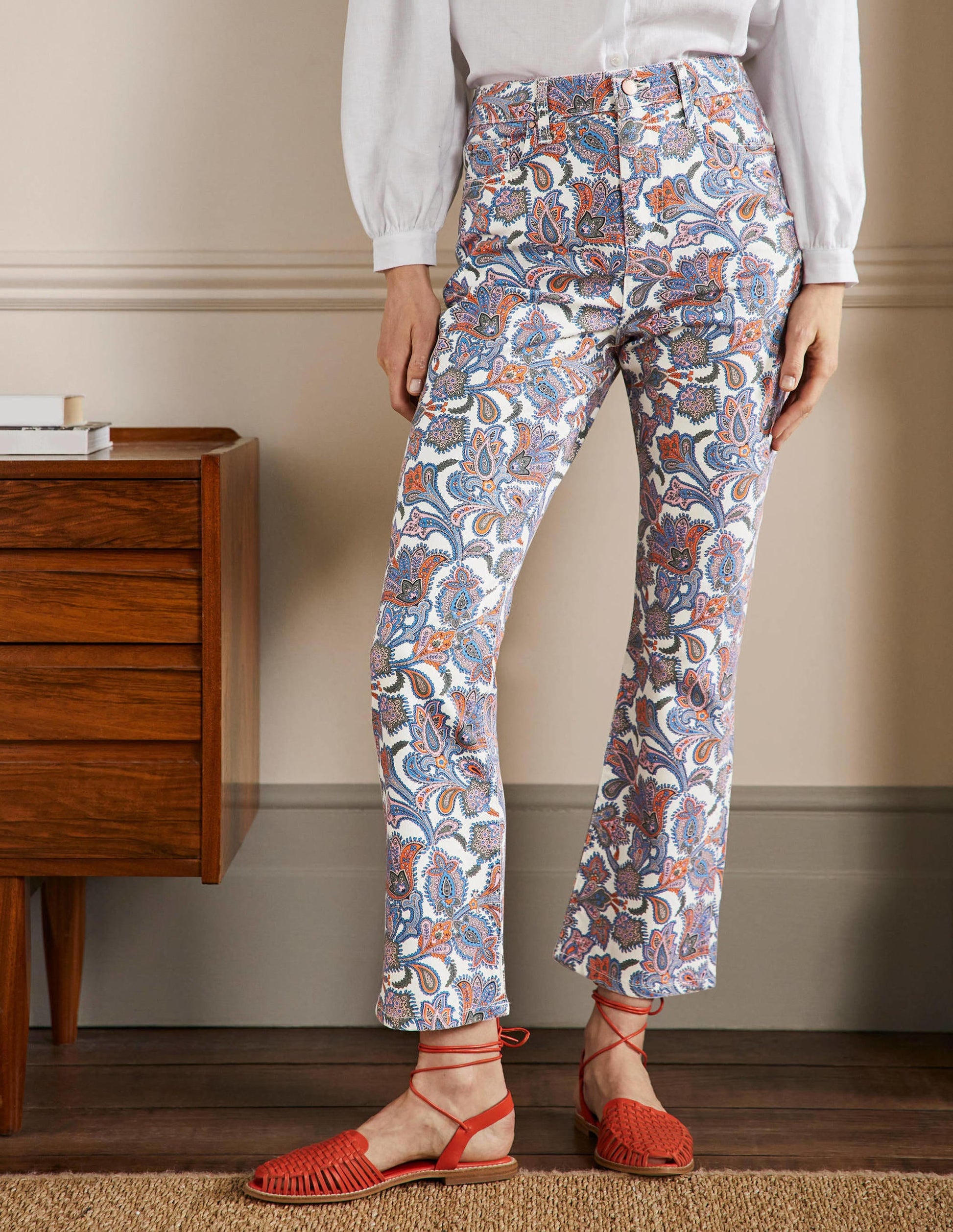 7/8-Jeans mit Schlag-Naturweiß, Paisley-Knospen-4