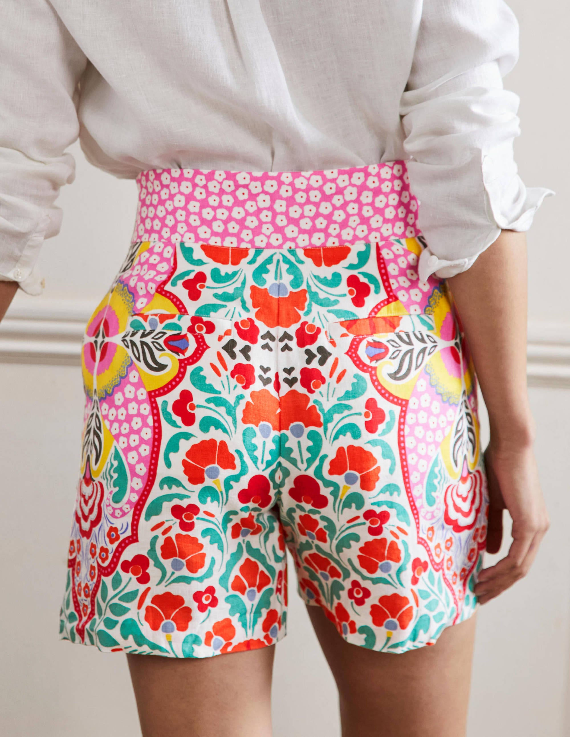 Georgina Leinenshorts-Bunt, Blumenmuster - Image 9