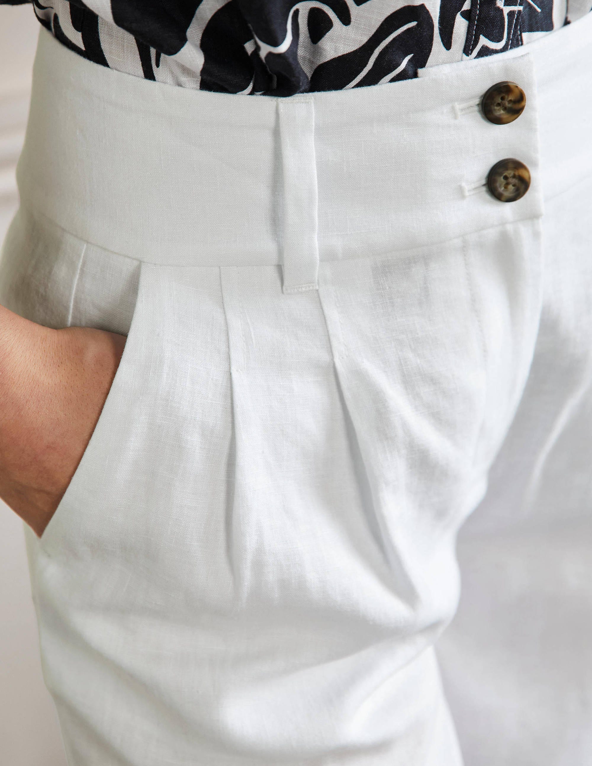 Short plissé en lin-Blanc - Image 2