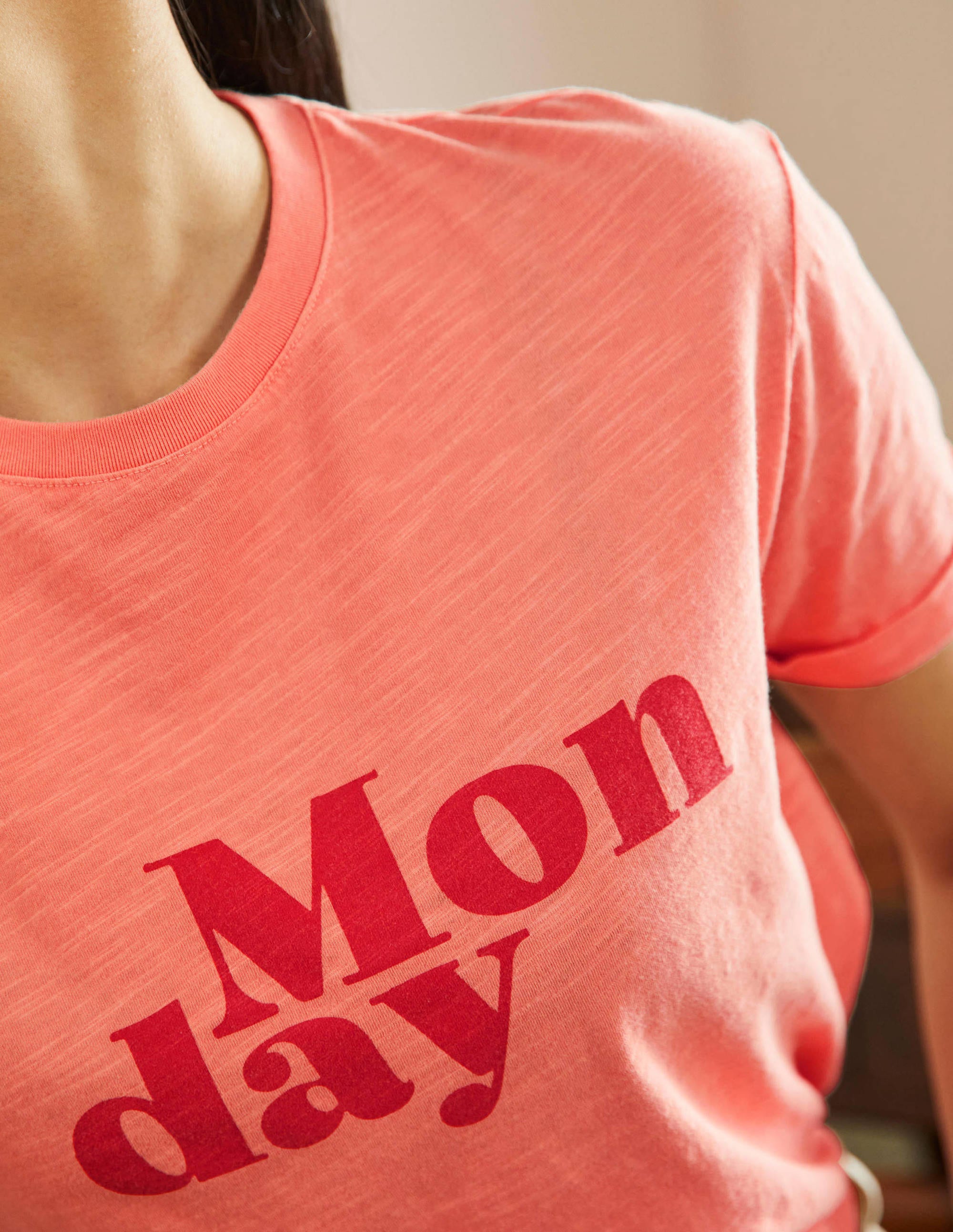 T-shirt avec revers aux manches-Corail brûlé, lundi - Image 2