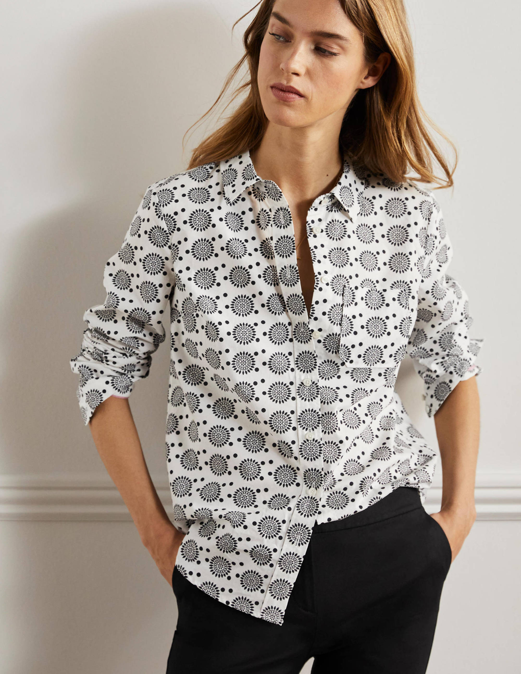 Chemise intemporelle en coton-Ivoire, soleil géométrique - Image 1