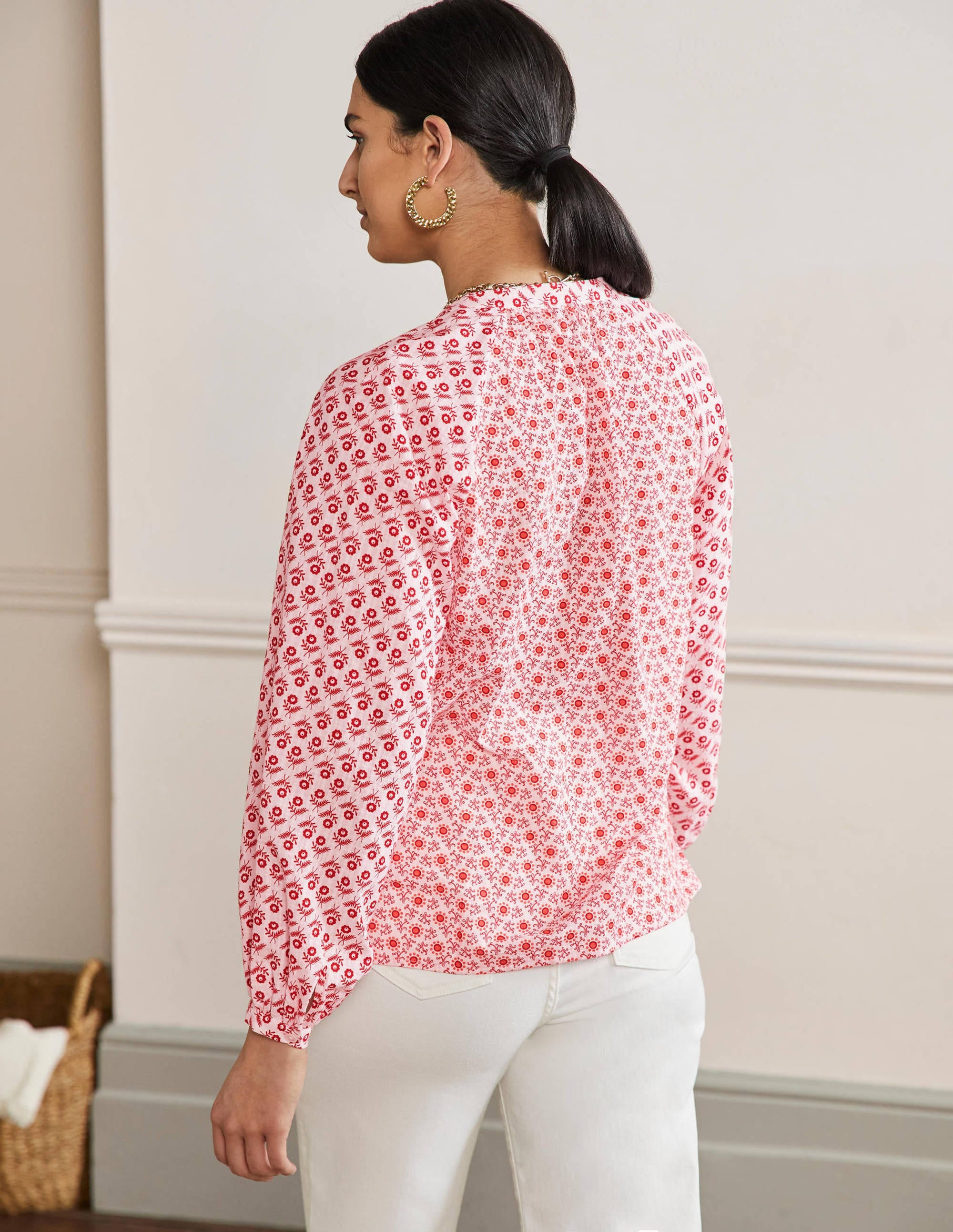 Raglanbluse mit langen Ärmeln-Naturweiß, Geometrisches Blumenmuster - Image 3