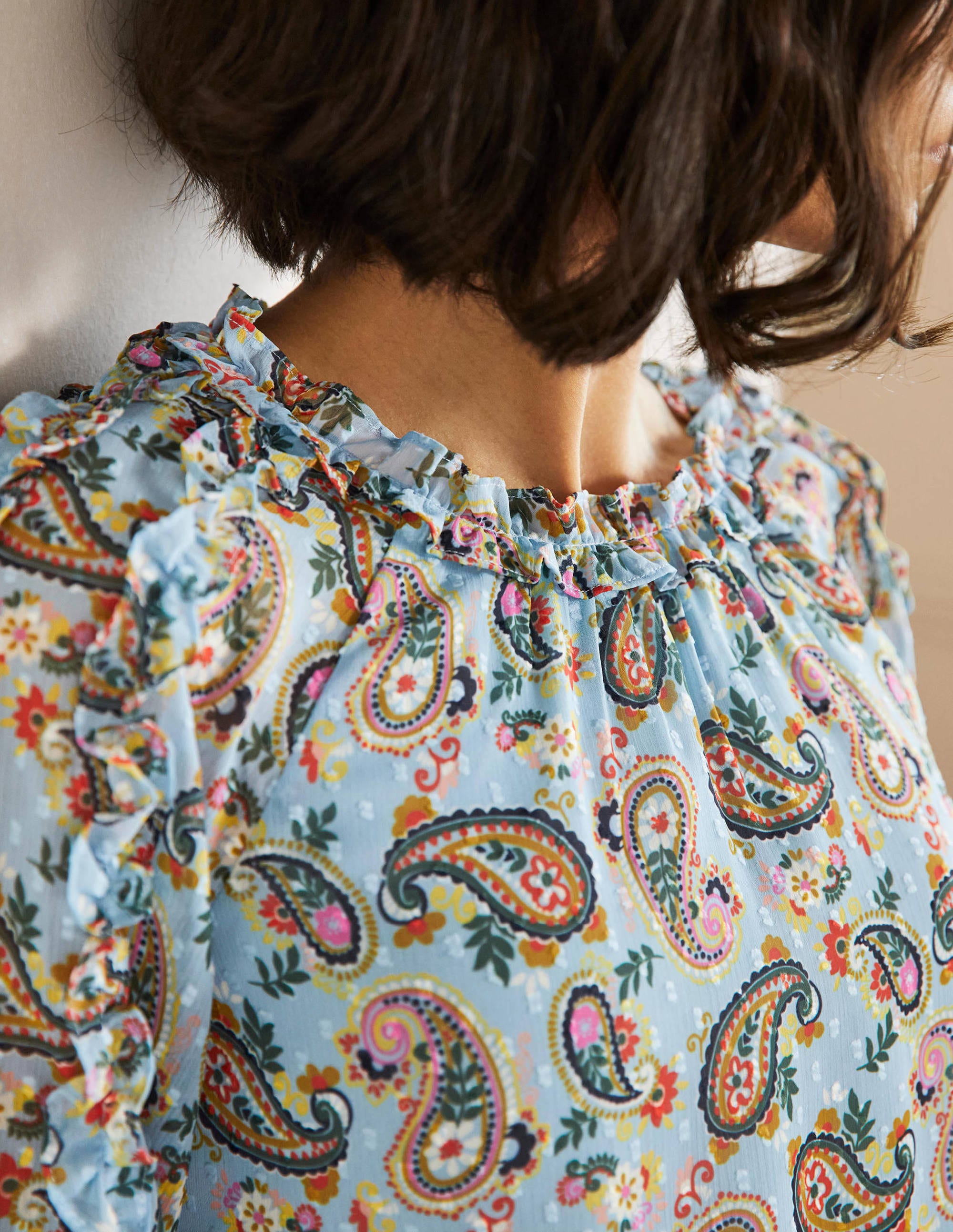 Raglanbluse mit Rüschen-Gedecktes Blau, Paisleymuster - Image 2
