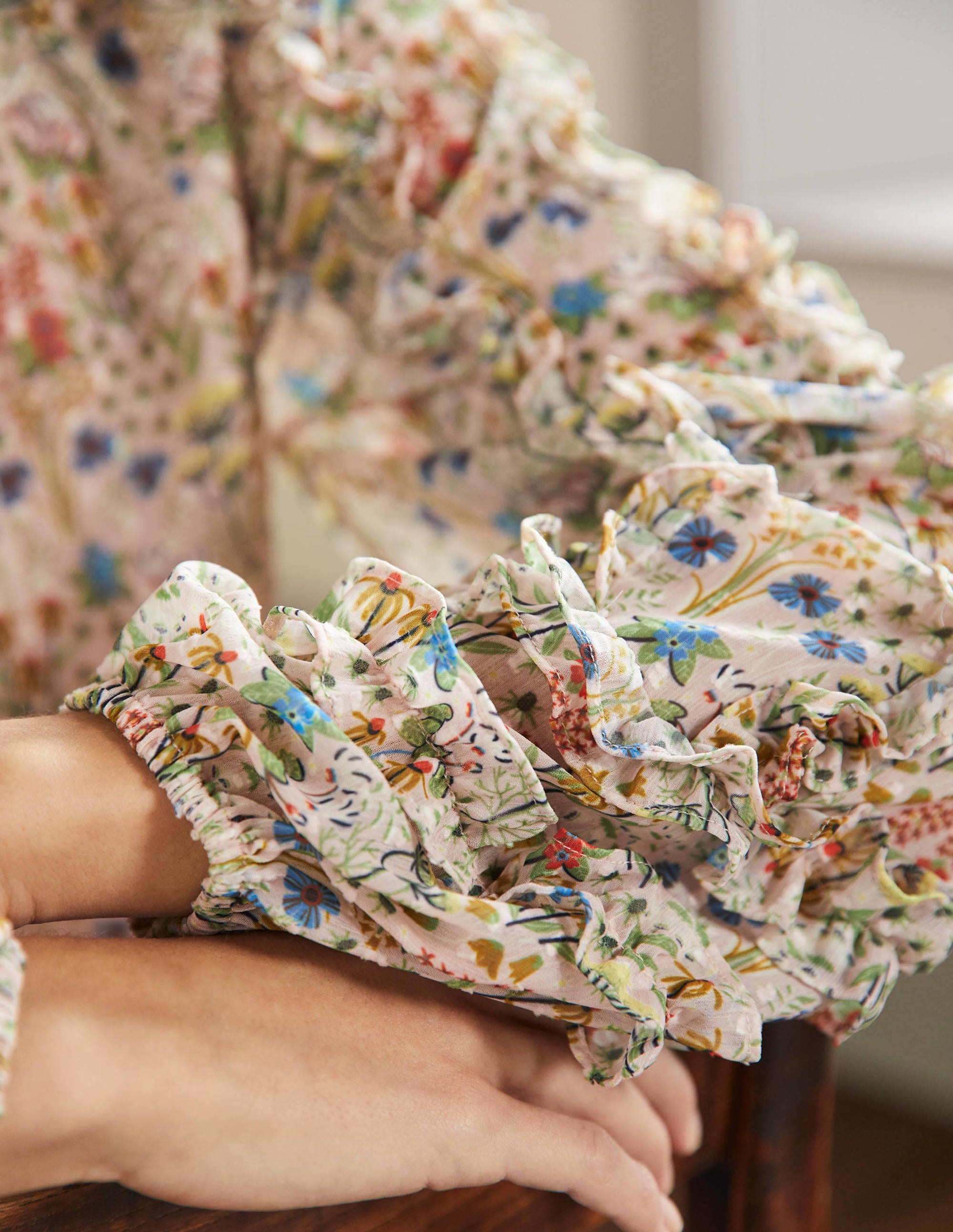 Blouse volantée à manches raglan-Milkshake, motif Wildflower Bloom - Image 5
