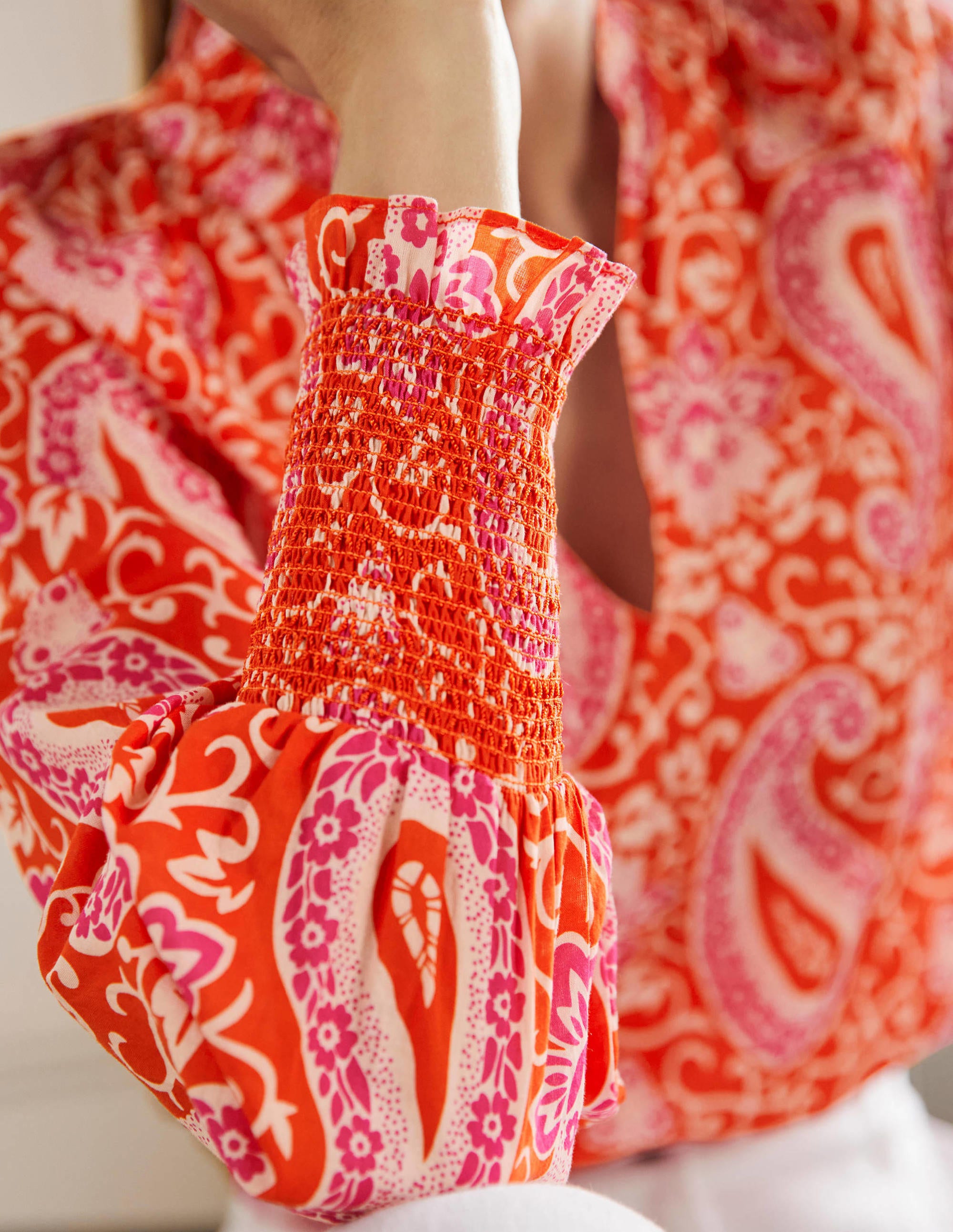Top imprimé avec poignets à smocks-Papaye, motif Enchanting Paisley - Image 2