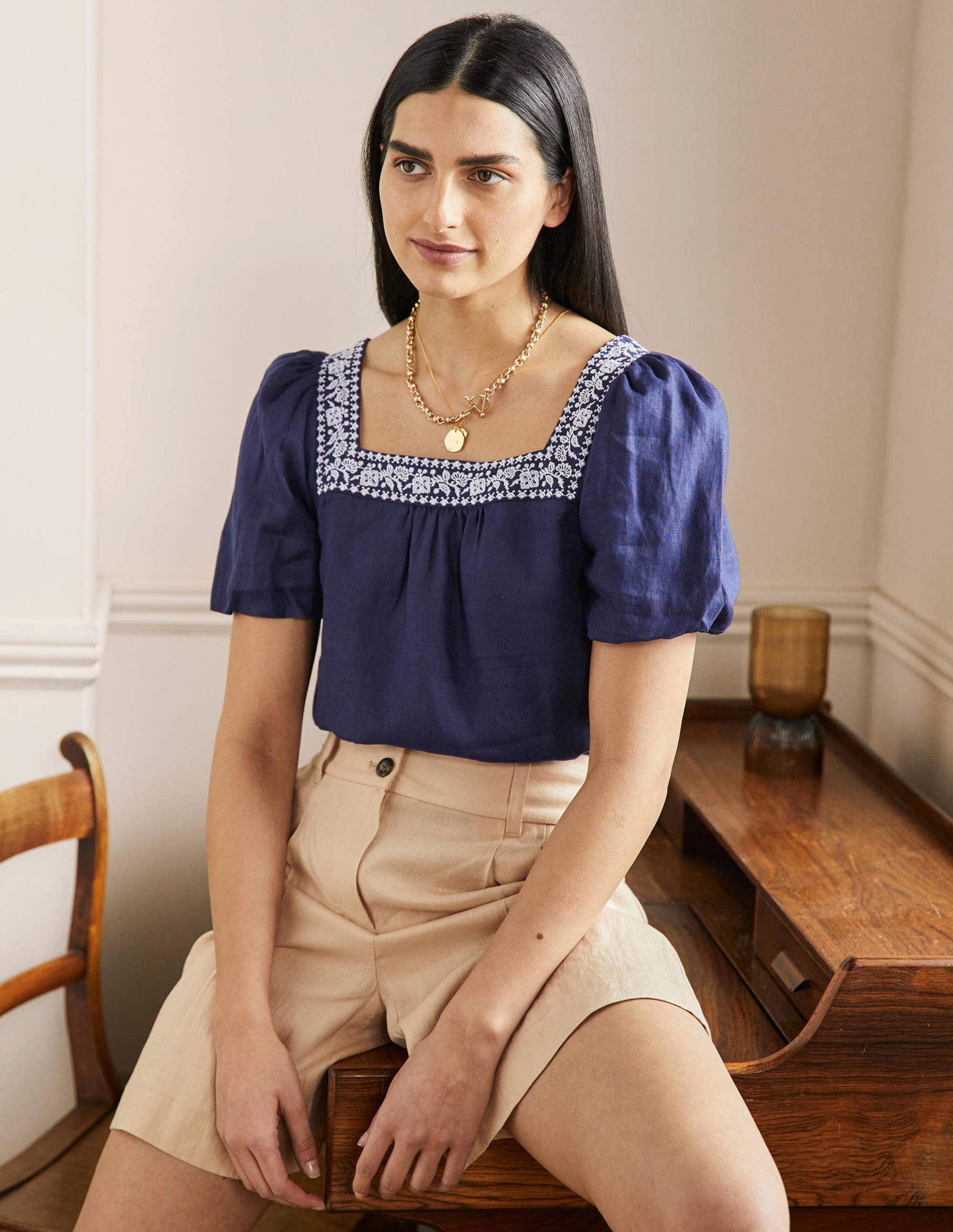 Top à col carré en lin-Broderie bleu marine - Image 1