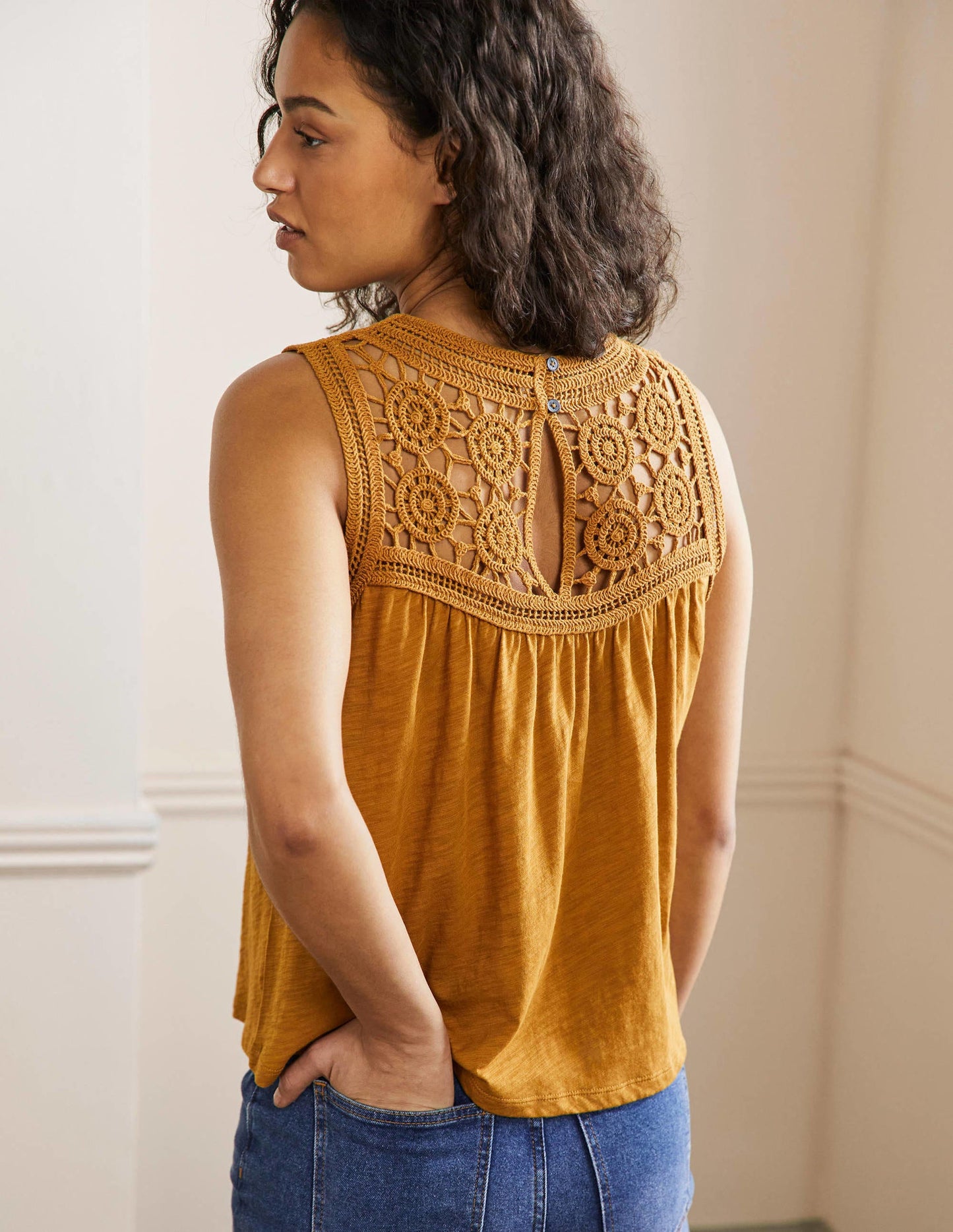 Anais Jerseyoberteil mit Häkeldetails-Weihrauch