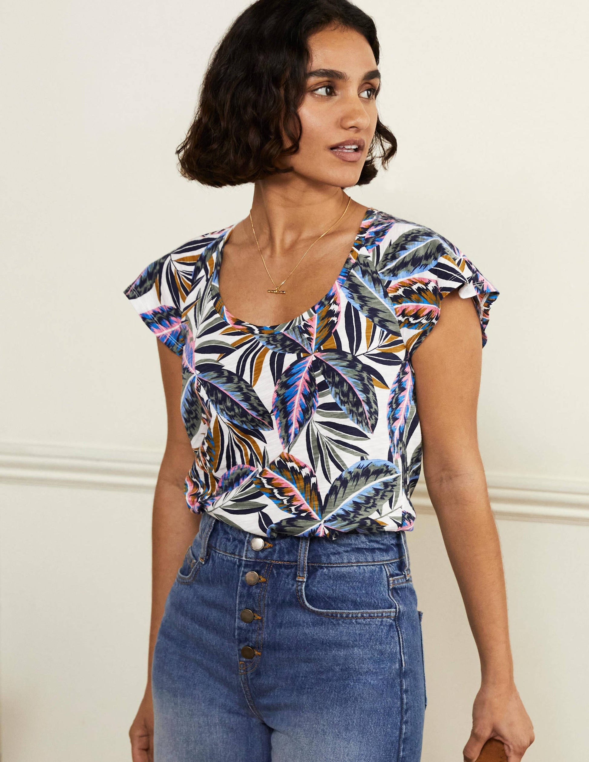 T-shirt col U à manches aériennes-Multi, motif Exotic Leaves-1
