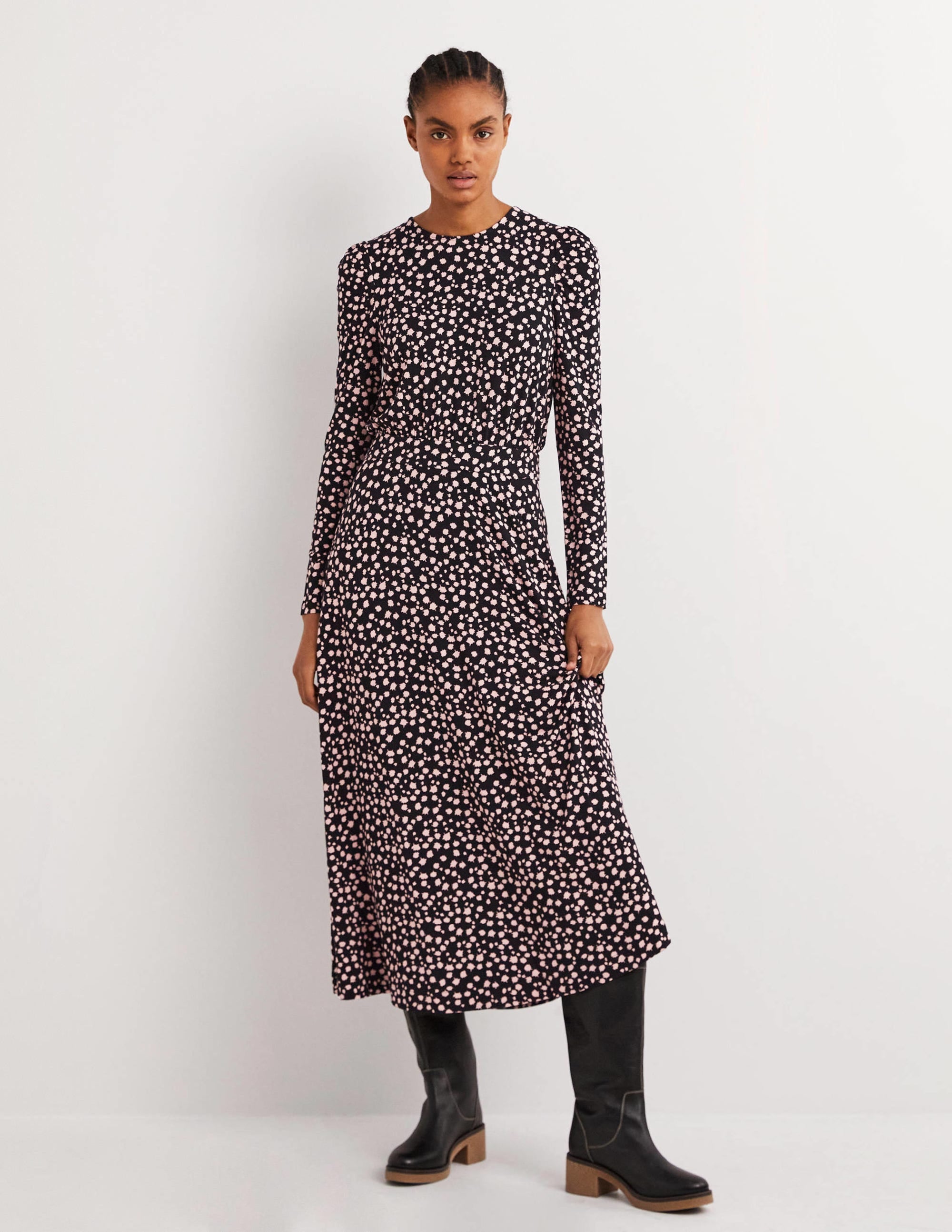 Jersey-Midikleid mit Puffärmeln-Schwarz, Fallende Knospen - Image 1