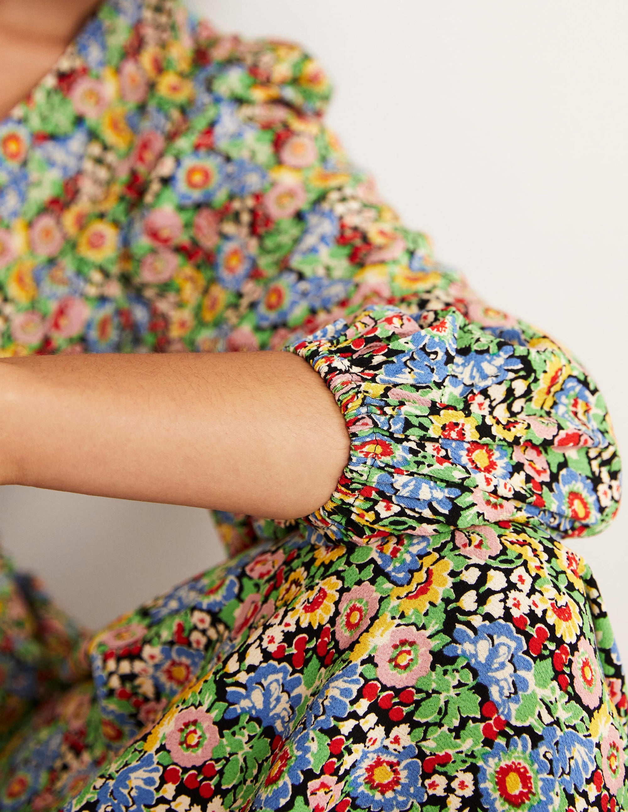 Midikleid in Empire-Form-Bunt, Blumenillusion - Image 2