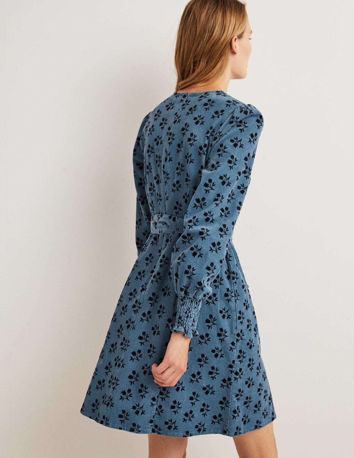 Cordkleid mit gesmokten Bündchen-Mittelblau, Blumenstrauß-3