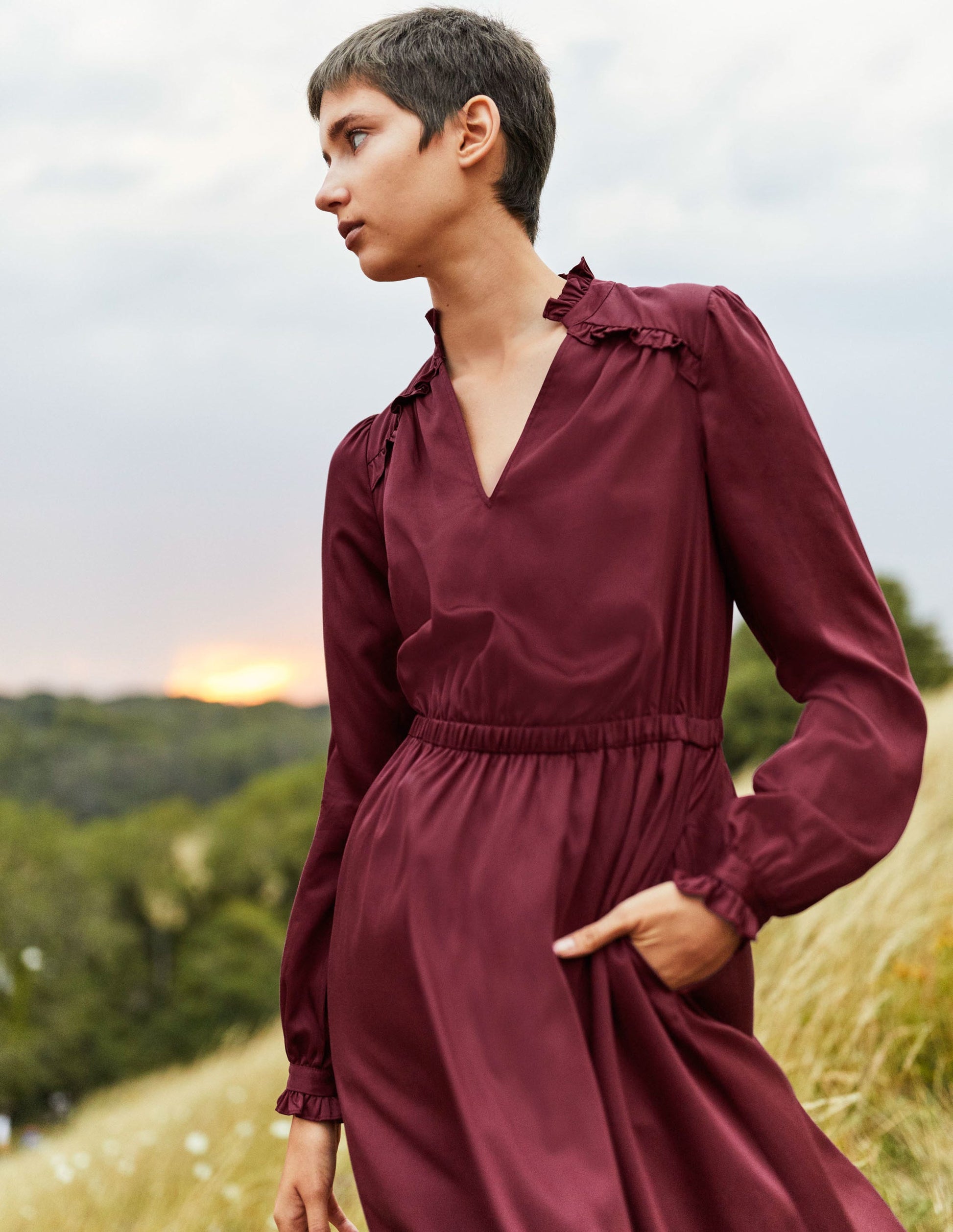 Satin-Midikleid mit Plisseefalten-Glühweinrot-6