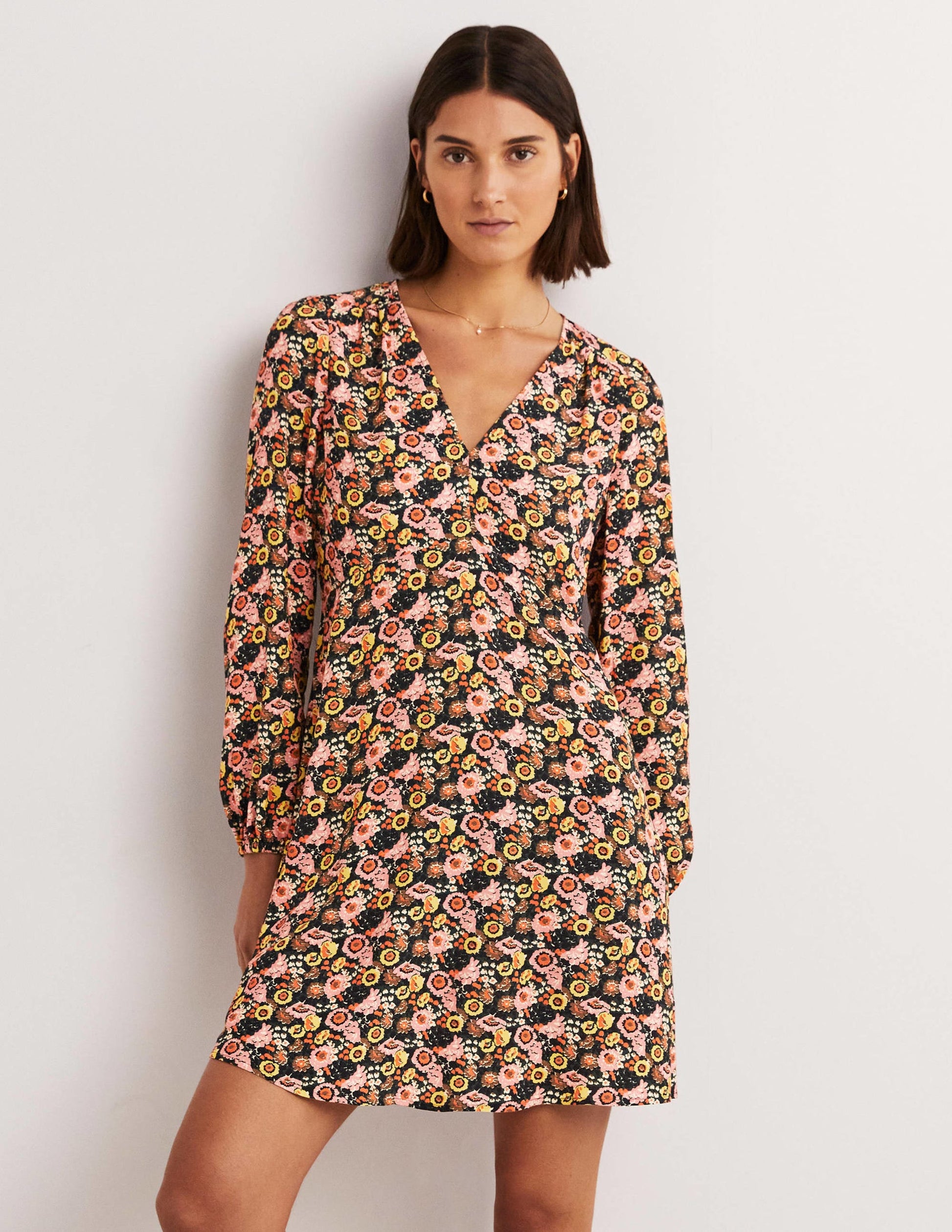 Kleid mit V-Ausschnitt-Mandelblütenrosa, Blumenillusion-1