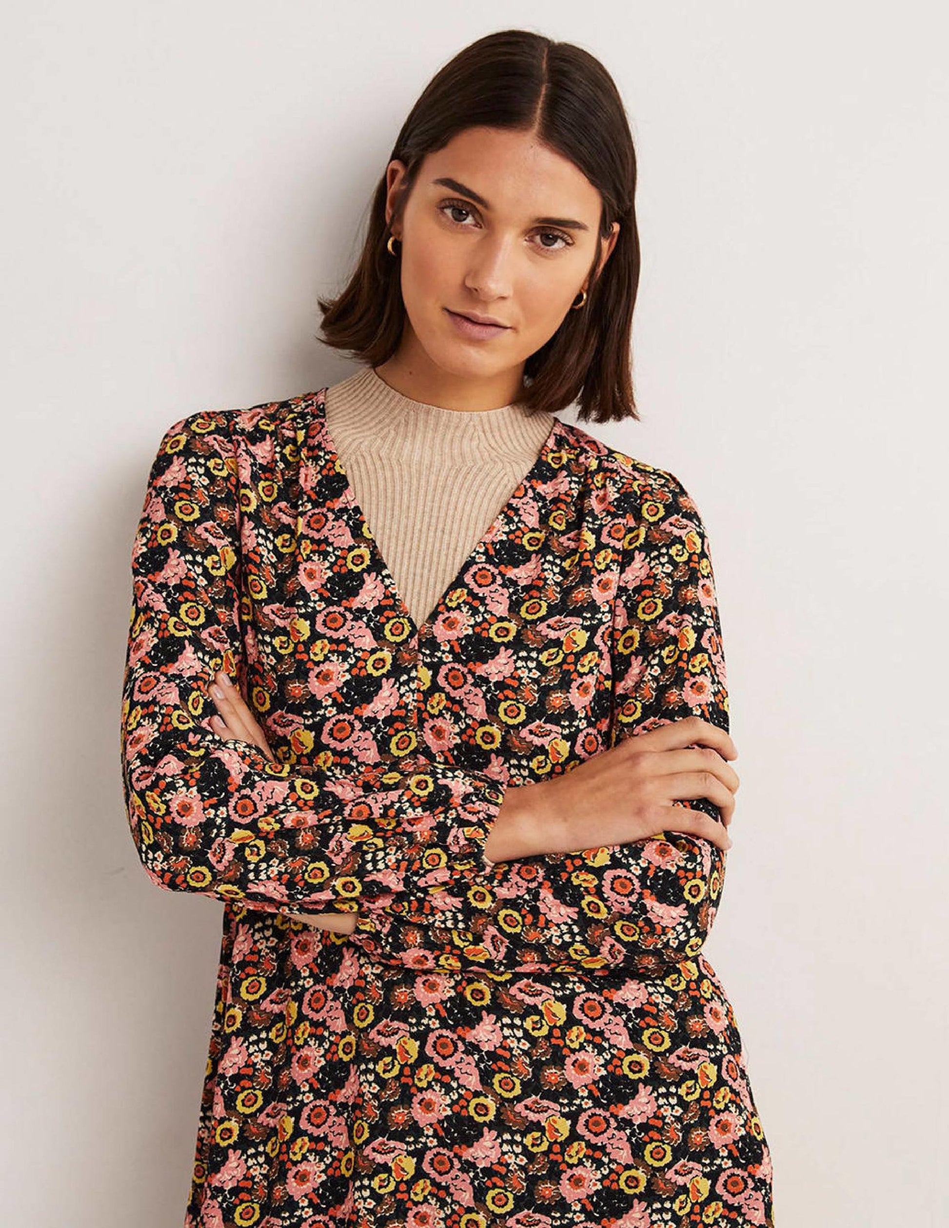 Kleid mit V-Ausschnitt-Mandelblütenrosa, Blumenillusion-5