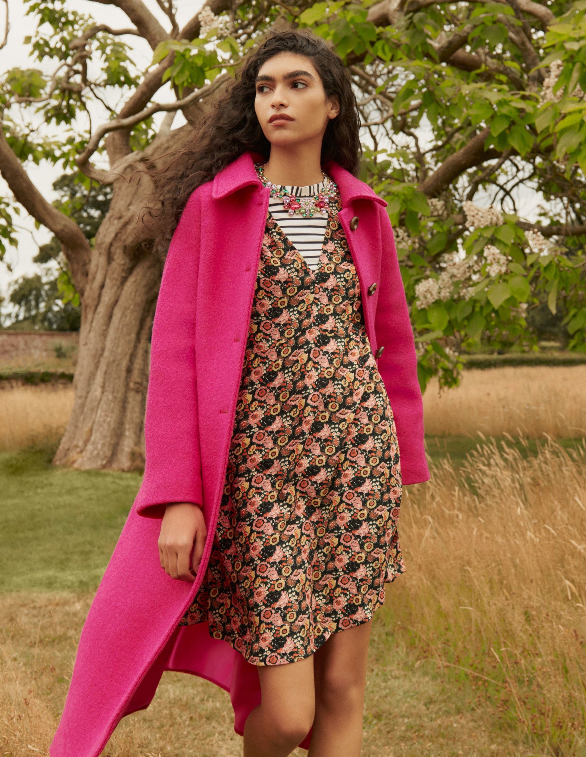 Kleid mit V-Ausschnitt-Mandelblütenrosa, Blumenillusion-7