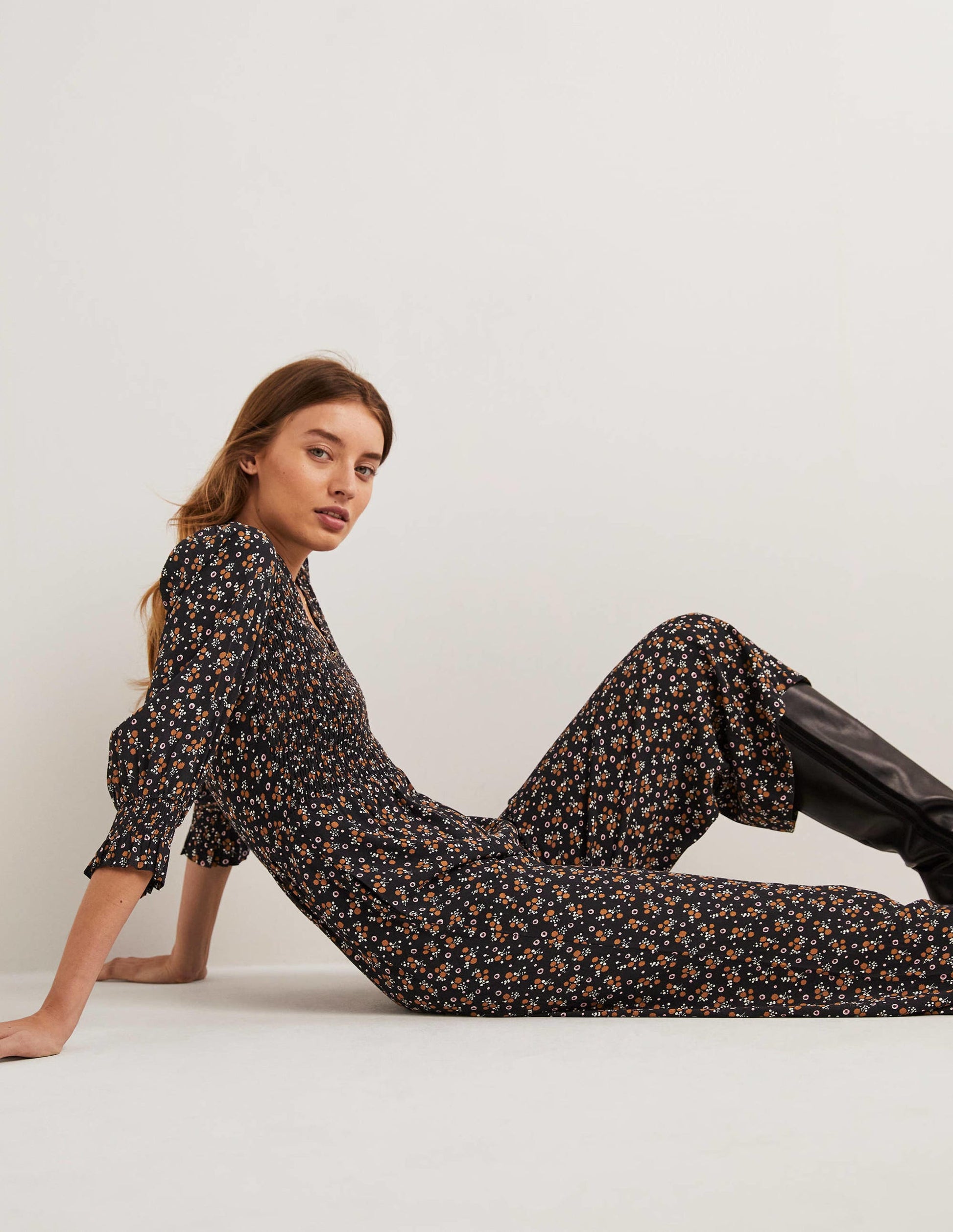 Combinaison avec corsage à smocks-Noir, motif Berry Sprig-1
