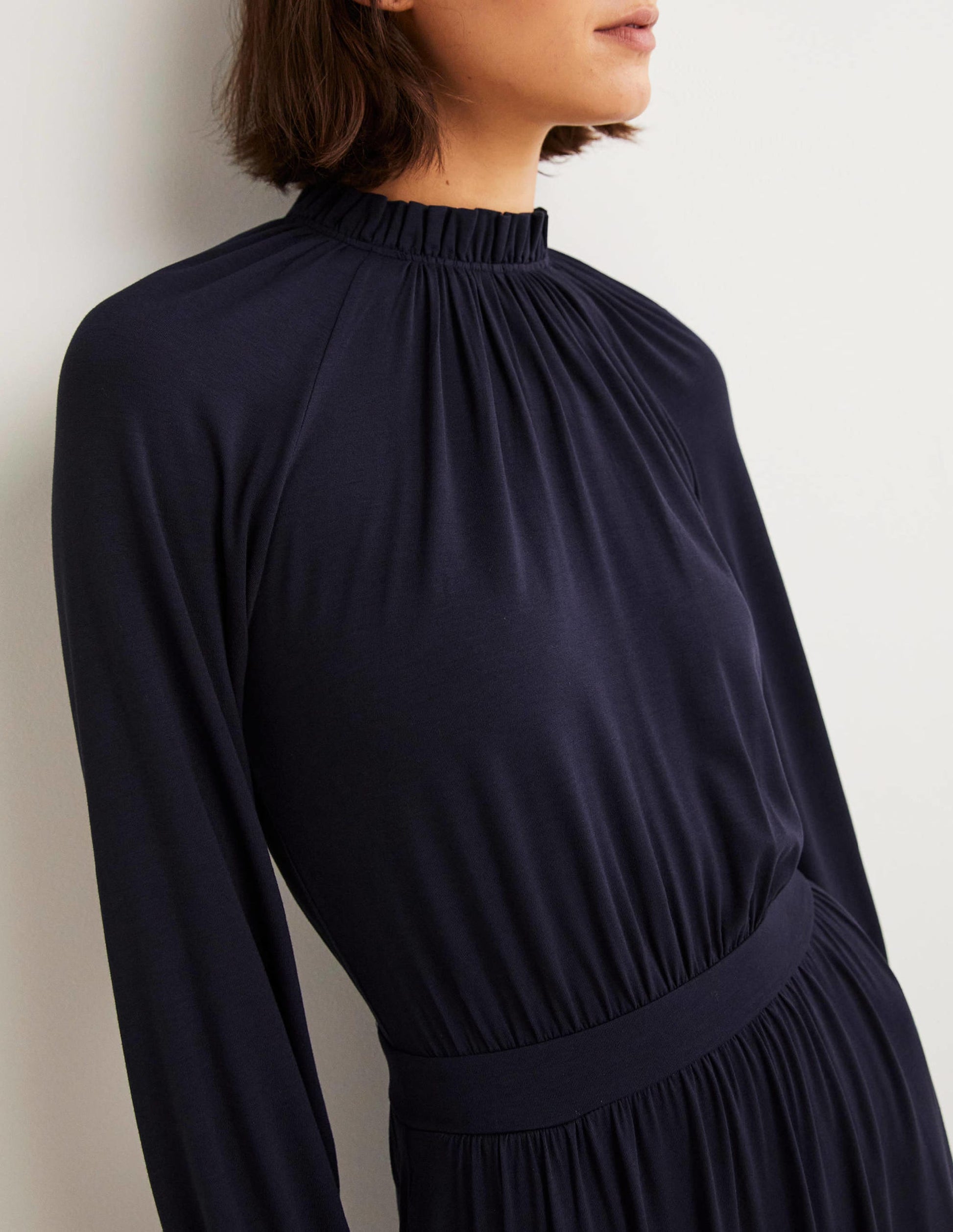 Jersey-Midikleid mit Rüschenkragen-Marineblau-2