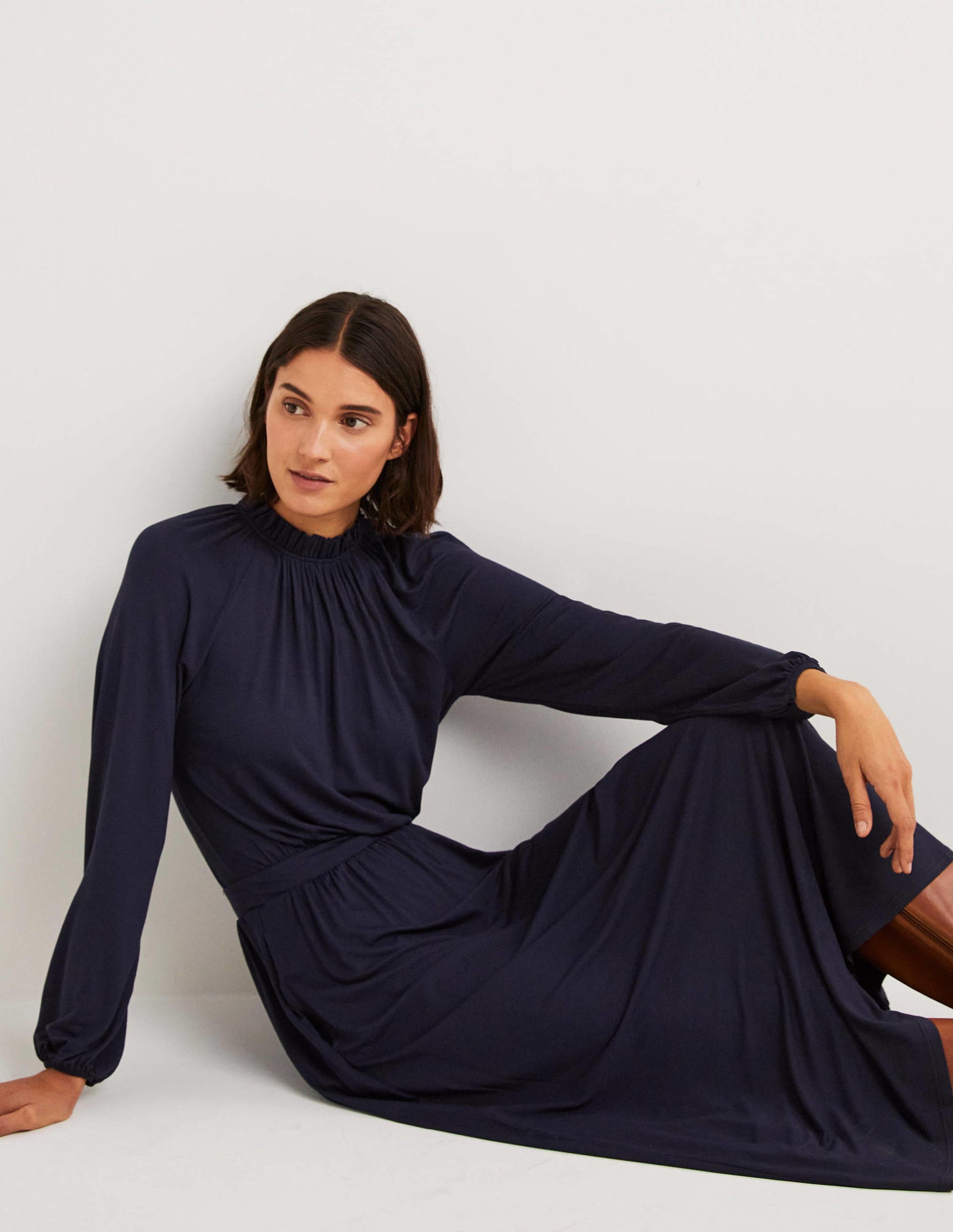 Jersey-Midikleid mit Rüschenkragen-Marineblau-4