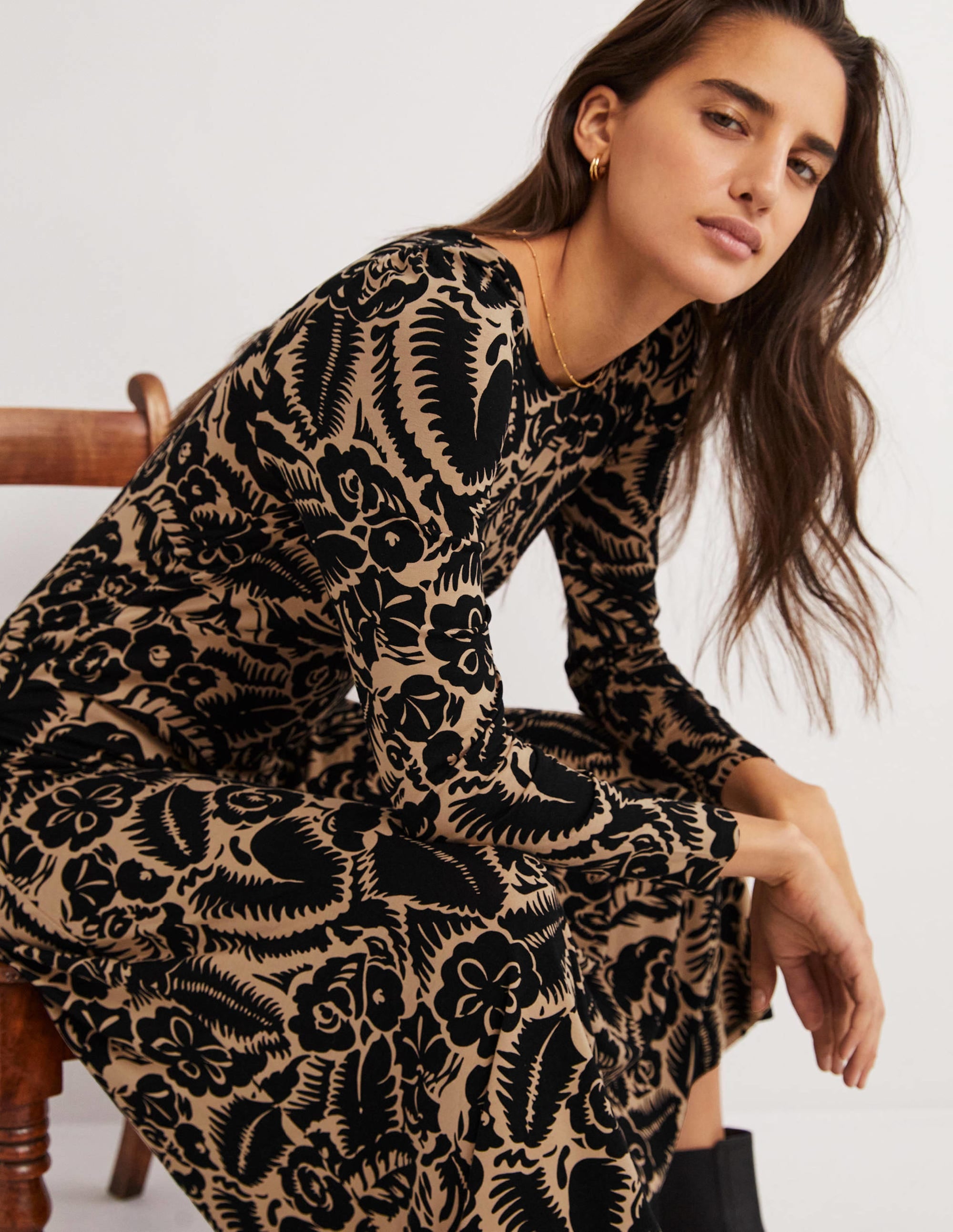 Crew Neck Jersey Midi Dress-Black, Abstract Garden - Image 4