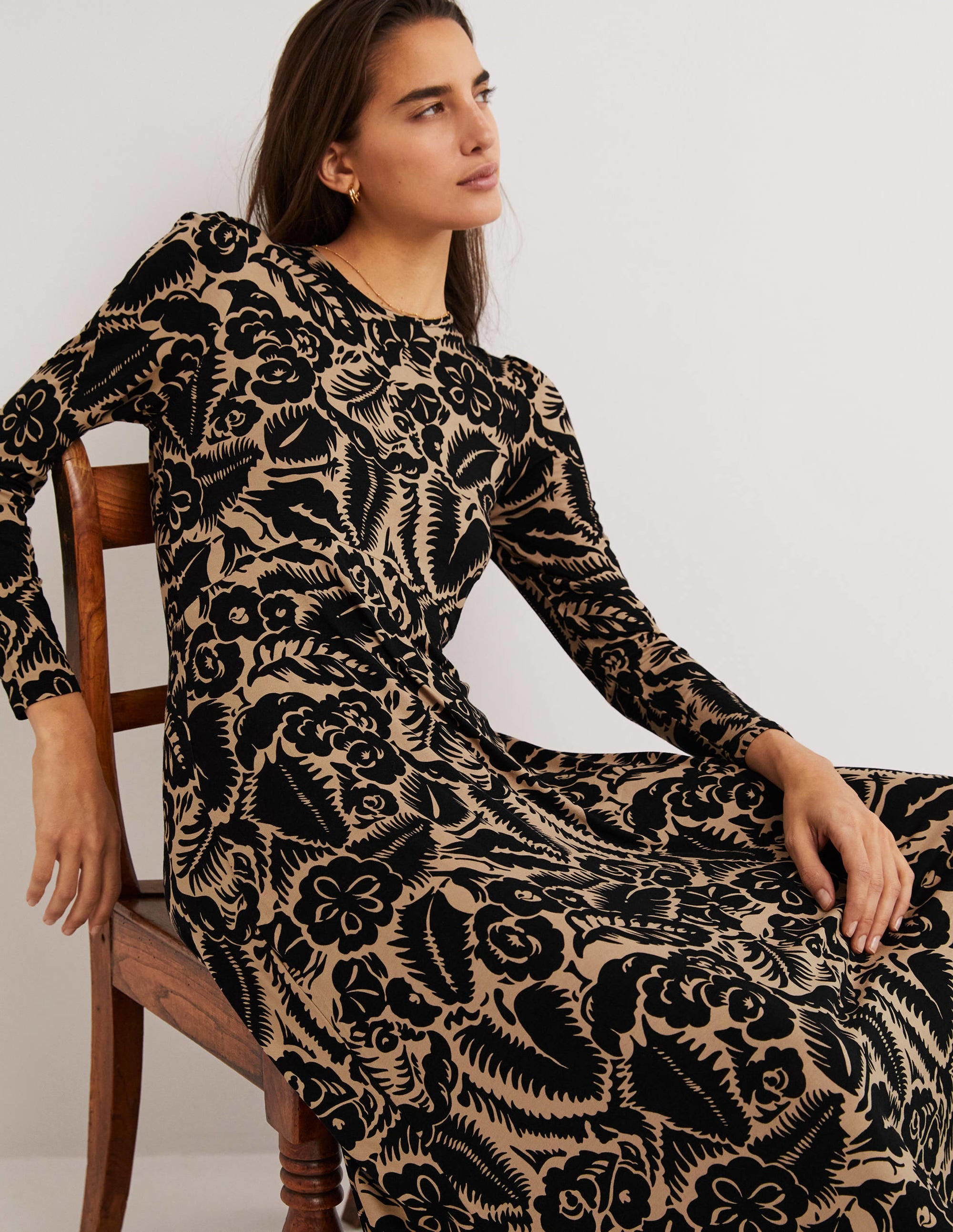 Crew Neck Jersey Midi Dress-Black, Abstract Garden - Image 5