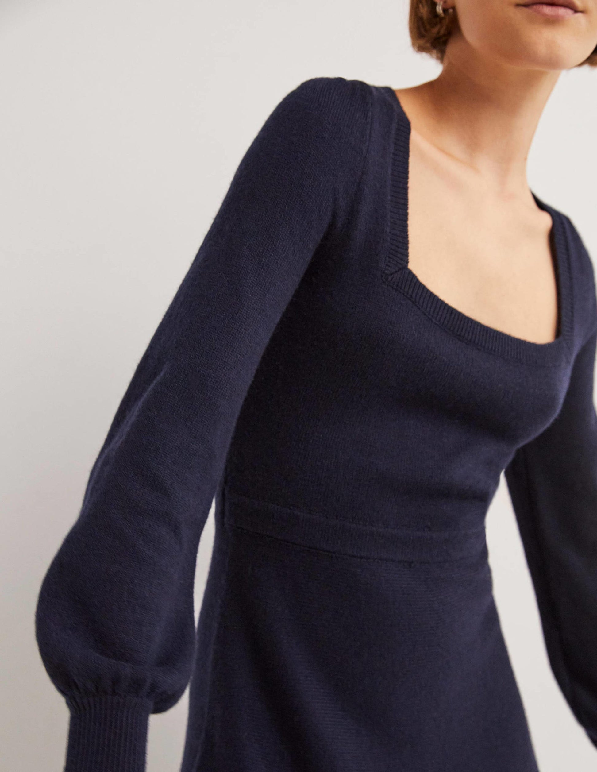 Strickkleid mit eckigem Ausschnitt-Marineblau-2