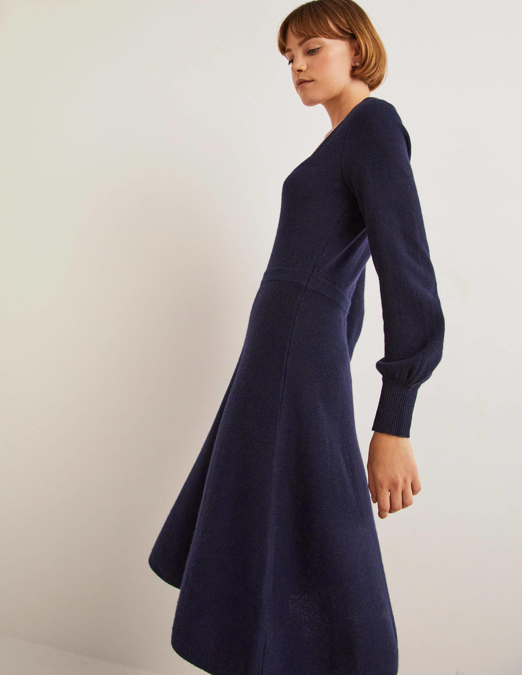 Strickkleid mit eckigem Ausschnitt-Marineblau - Image 4