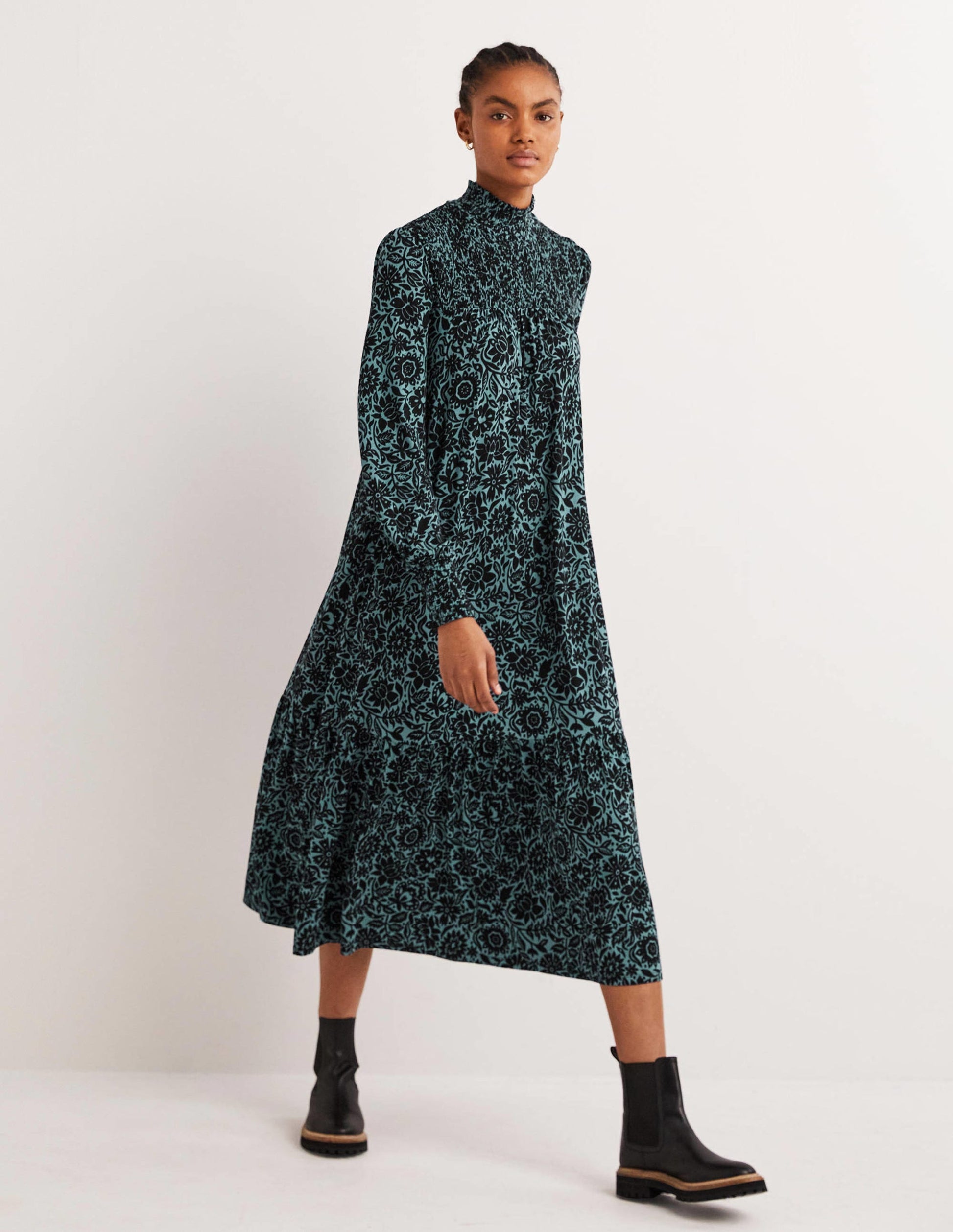 Jersey-Maxikleid mit hohem Kragen-Mittelblau, Blättriges Blumenmuster-5