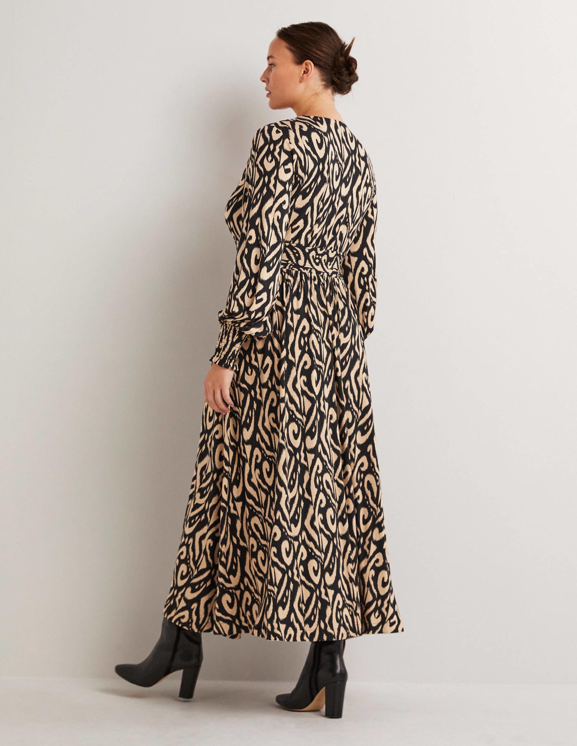 Robe midi à smocks en jersey-Noir, Ikat - Image 3