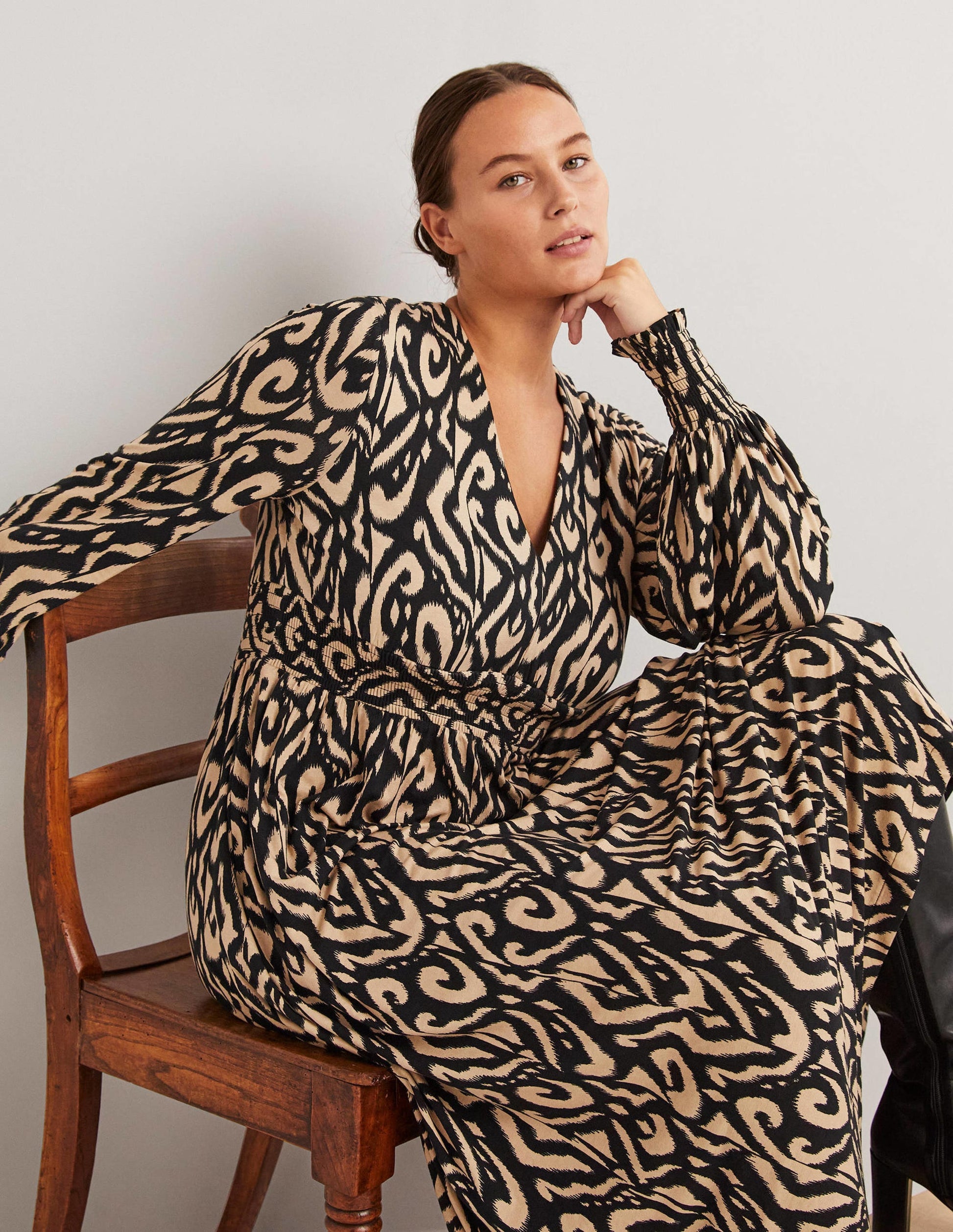 Robe midi à smocks en jersey-Noir, Ikat-4
