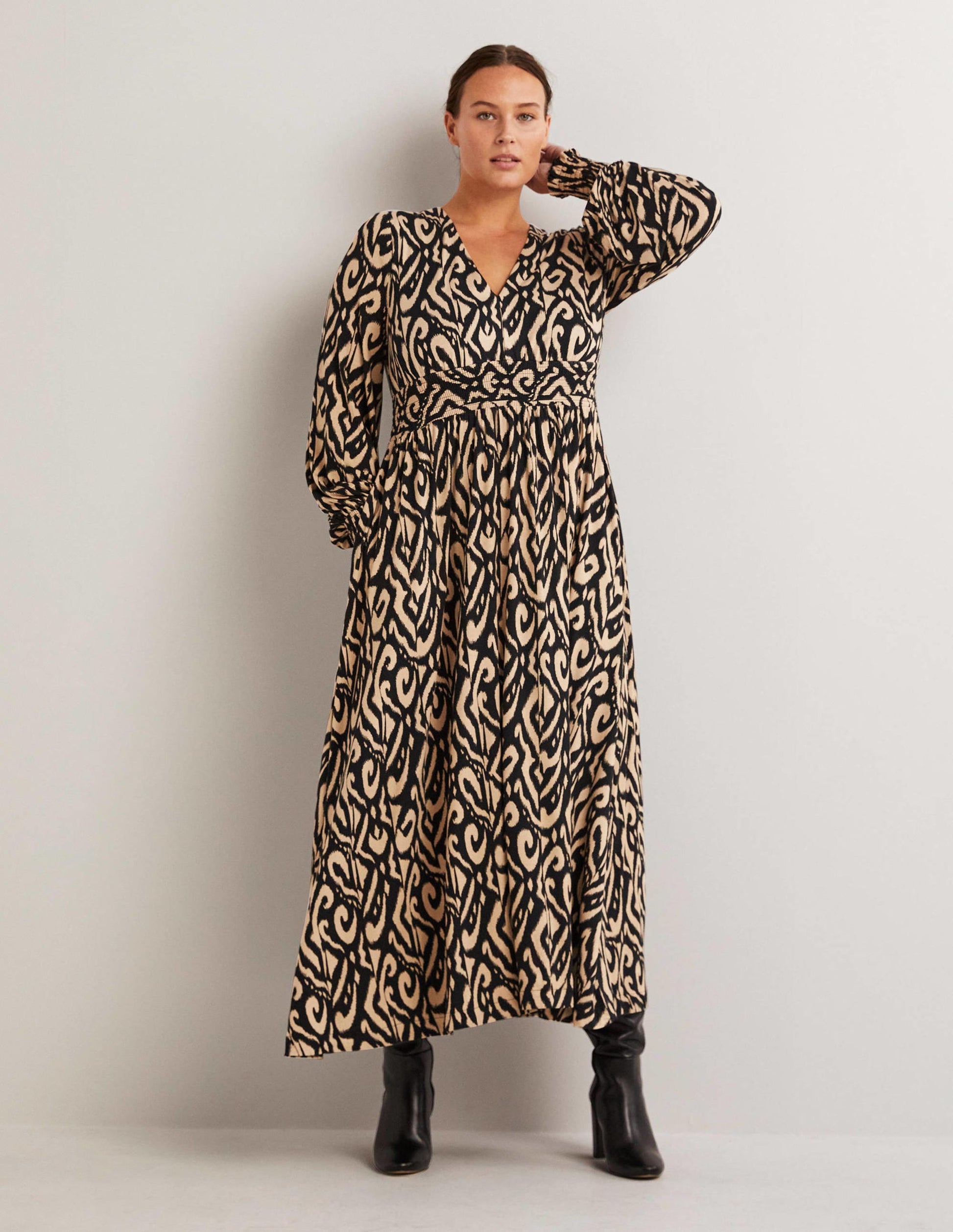 Robe midi à smocks en jersey-Noir, Ikat-5