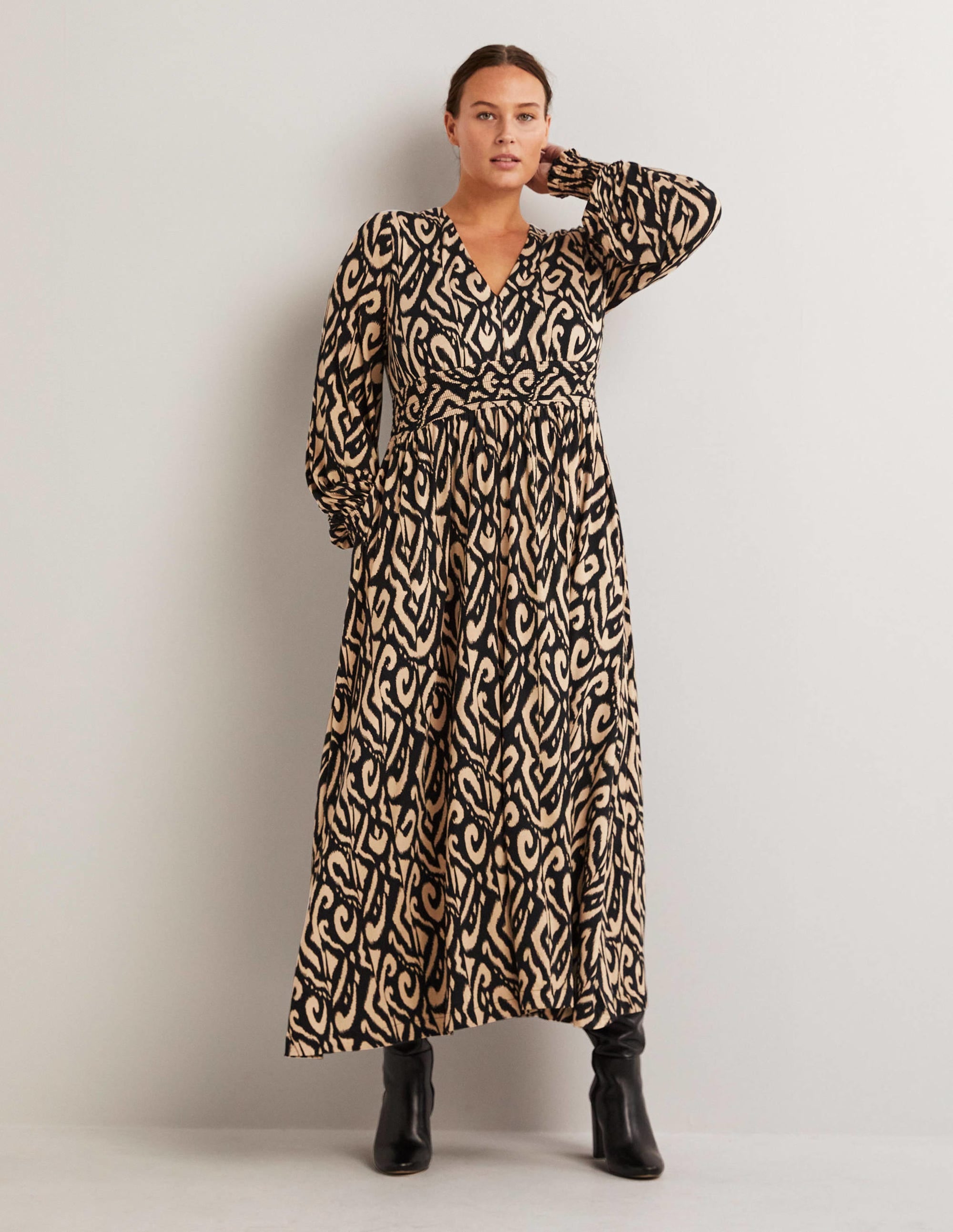 Robe midi à smocks en jersey-Noir, Ikat - Image 5
