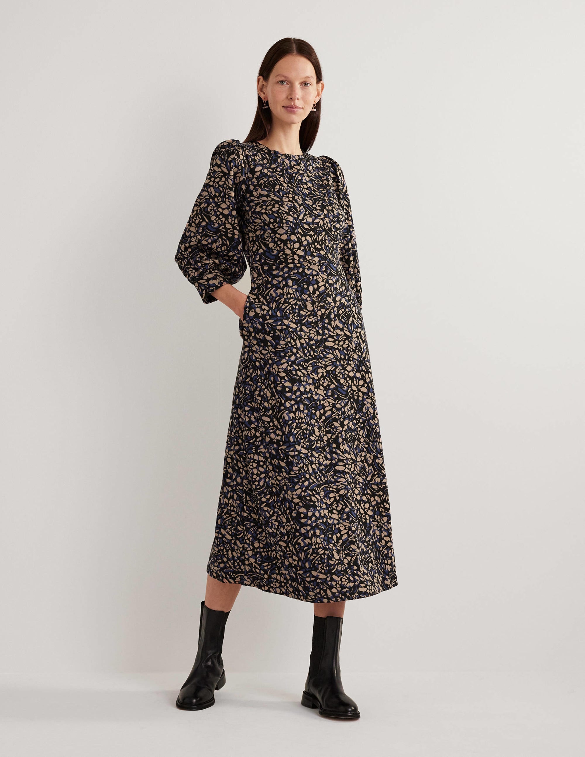 Midikleid aus Jacquard-Jersey-Spiced-Latte-Braun, Gruppierte Blätter - Image 1
