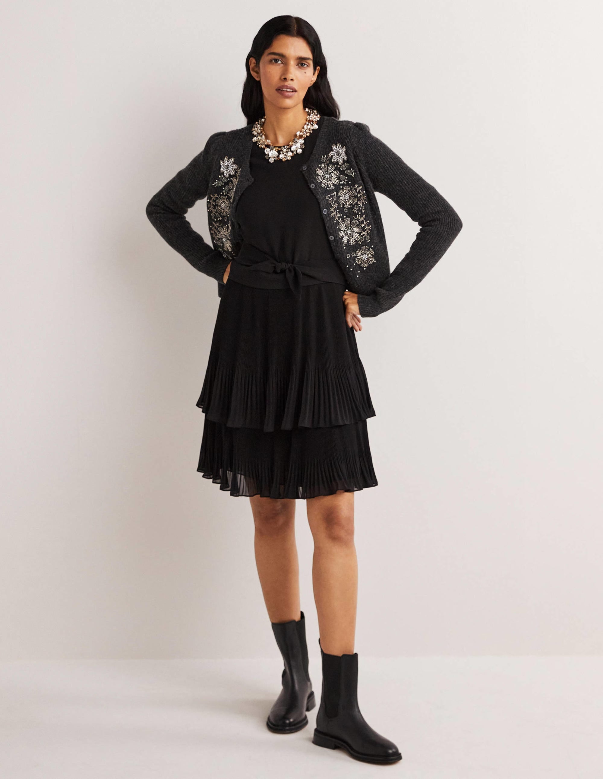 Minikleid mit Plisseerock-Schwarz - Image 6