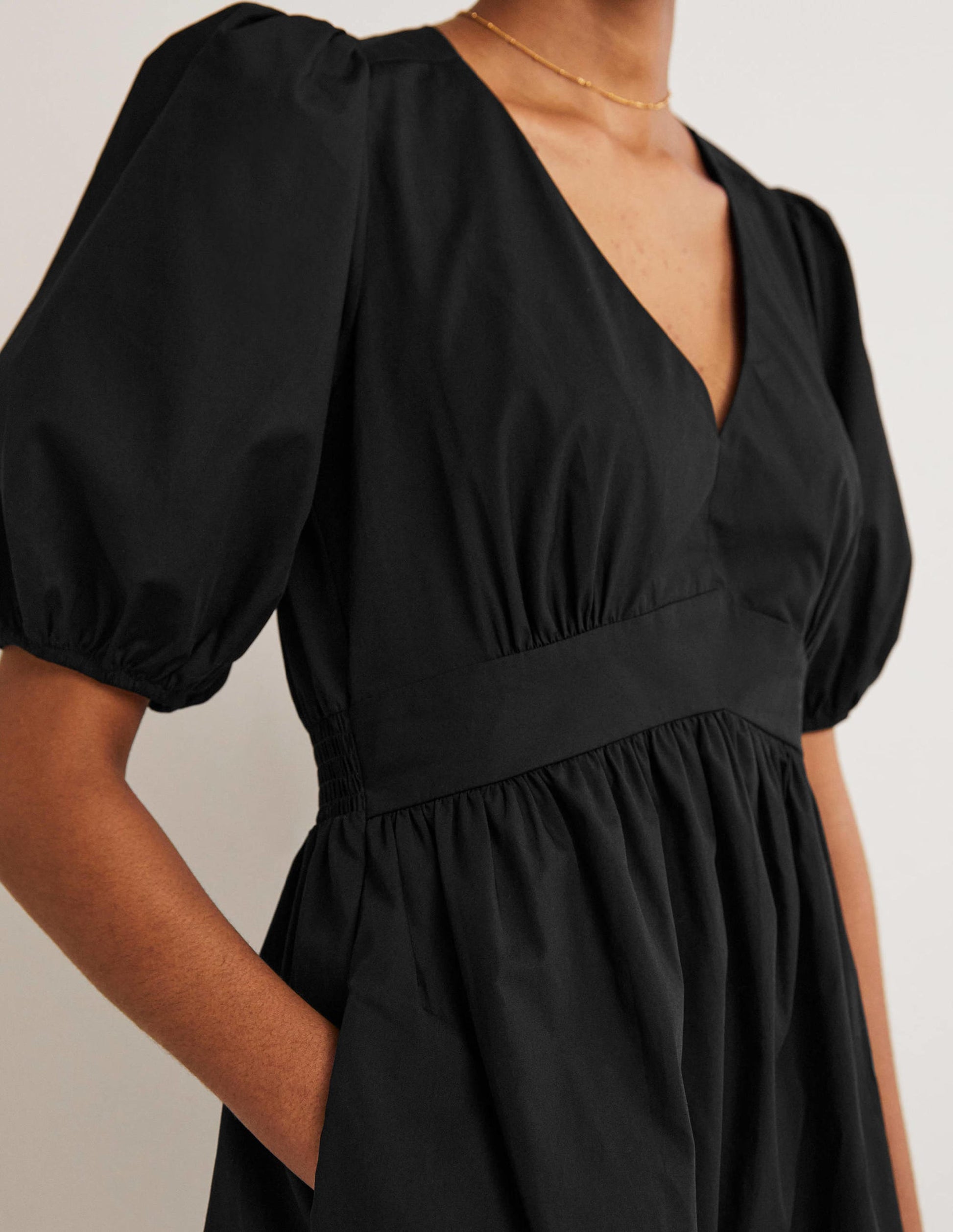 Stufenkleid mit Puffärmeln-Schwarz-2