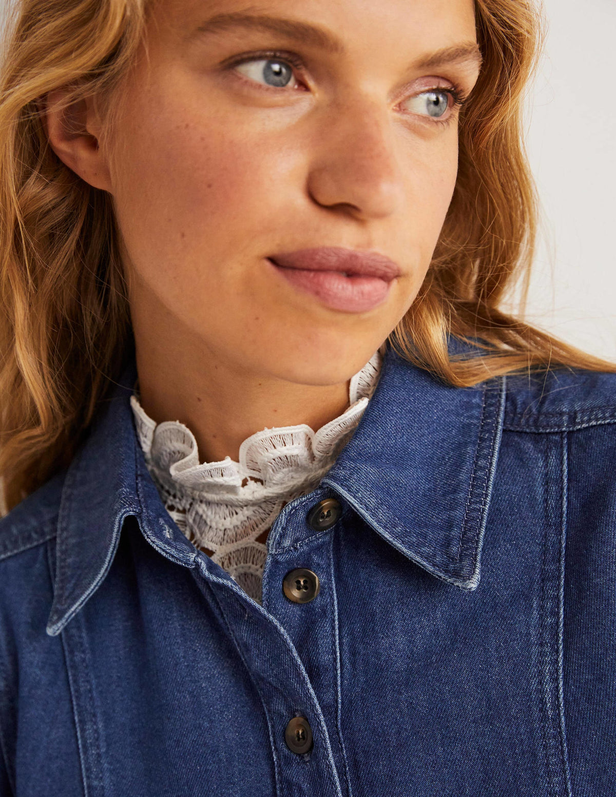 Denim-Minikleid mit Puffärmeln-Mittleres Vintageblau-3