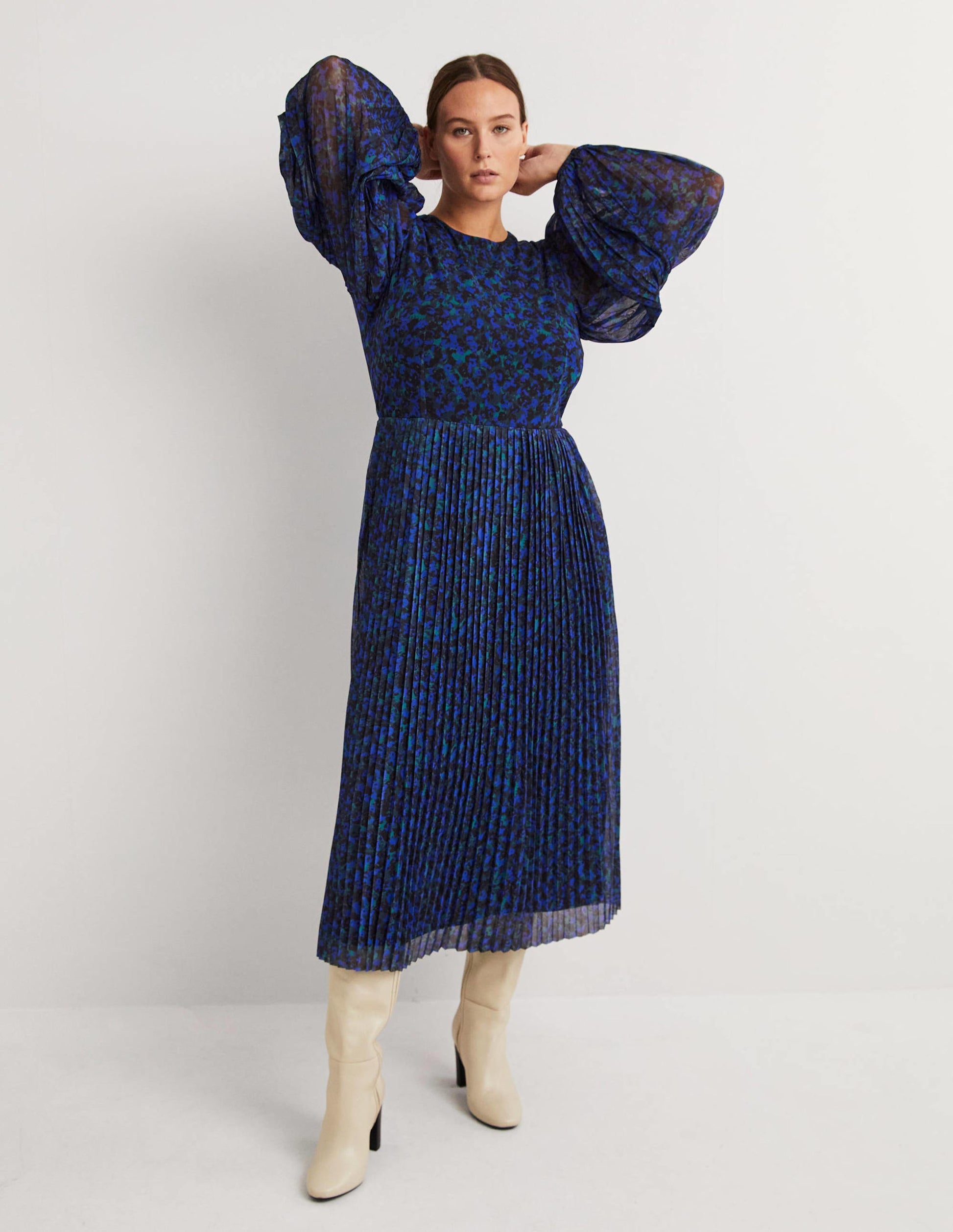 Robe midi plissée-Bleu perse, motif Painterly Stroke-5