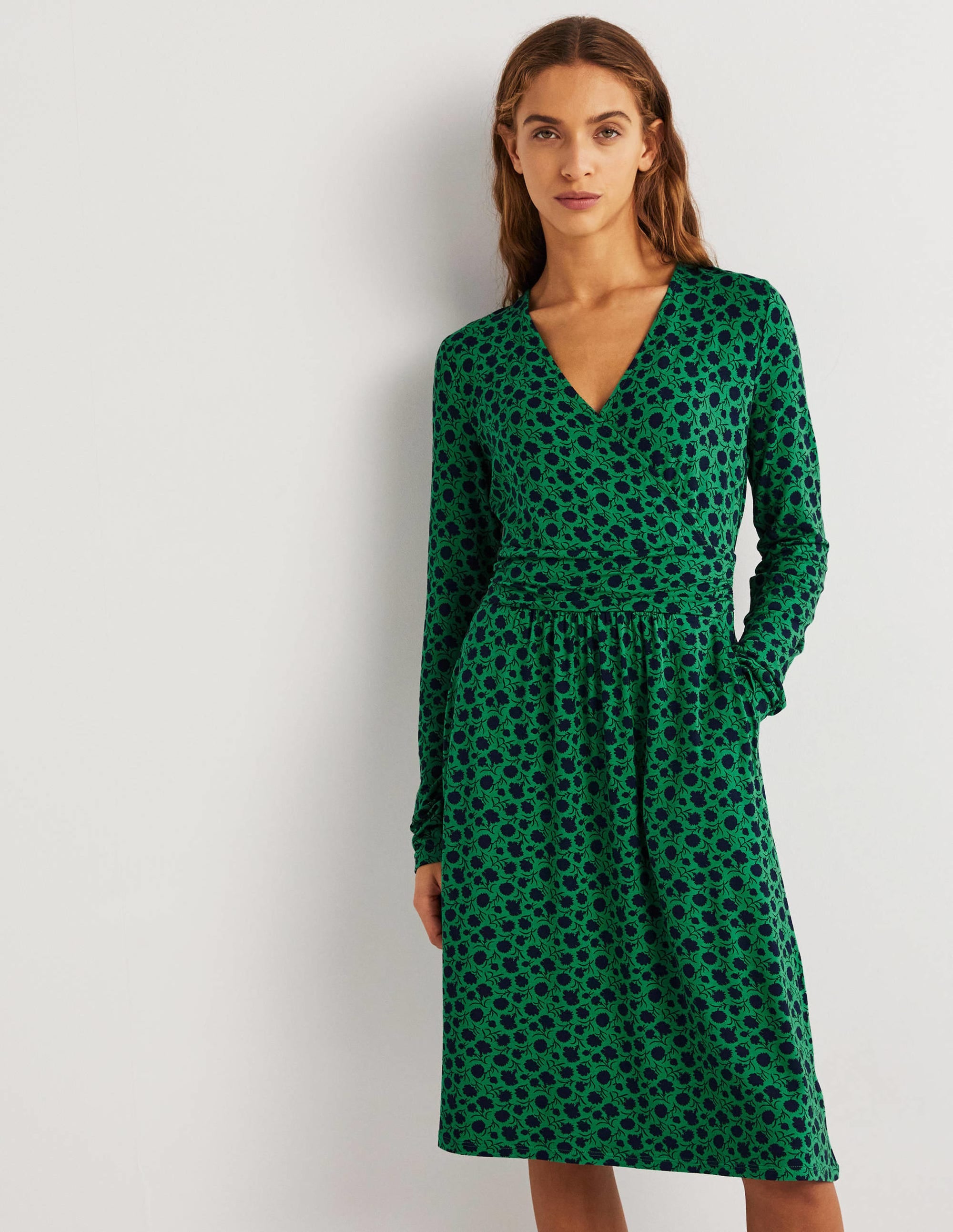 Robe Layla en jersey-Vert printemps, motif Leafy Bud - Image 1
