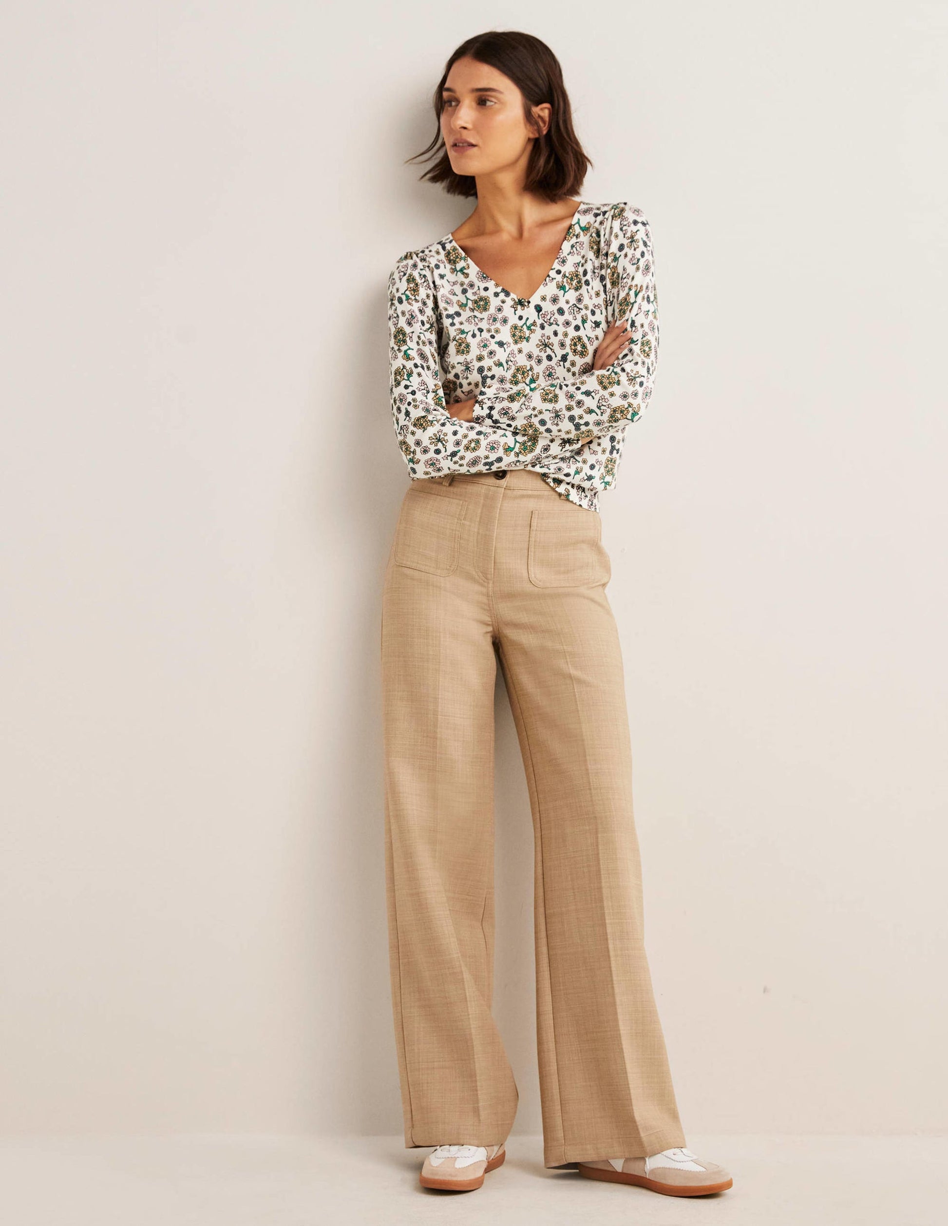 Baumwollpullover mit V-Ausschnitt-Naturweiß, Filigranes Blumenmuster-1