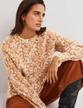 Pull duveteux à manches blousantes-Marron Assam, motif Acorn Leaf