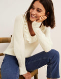 Flauschiger Pullover mit Rüschen-Naturweiß