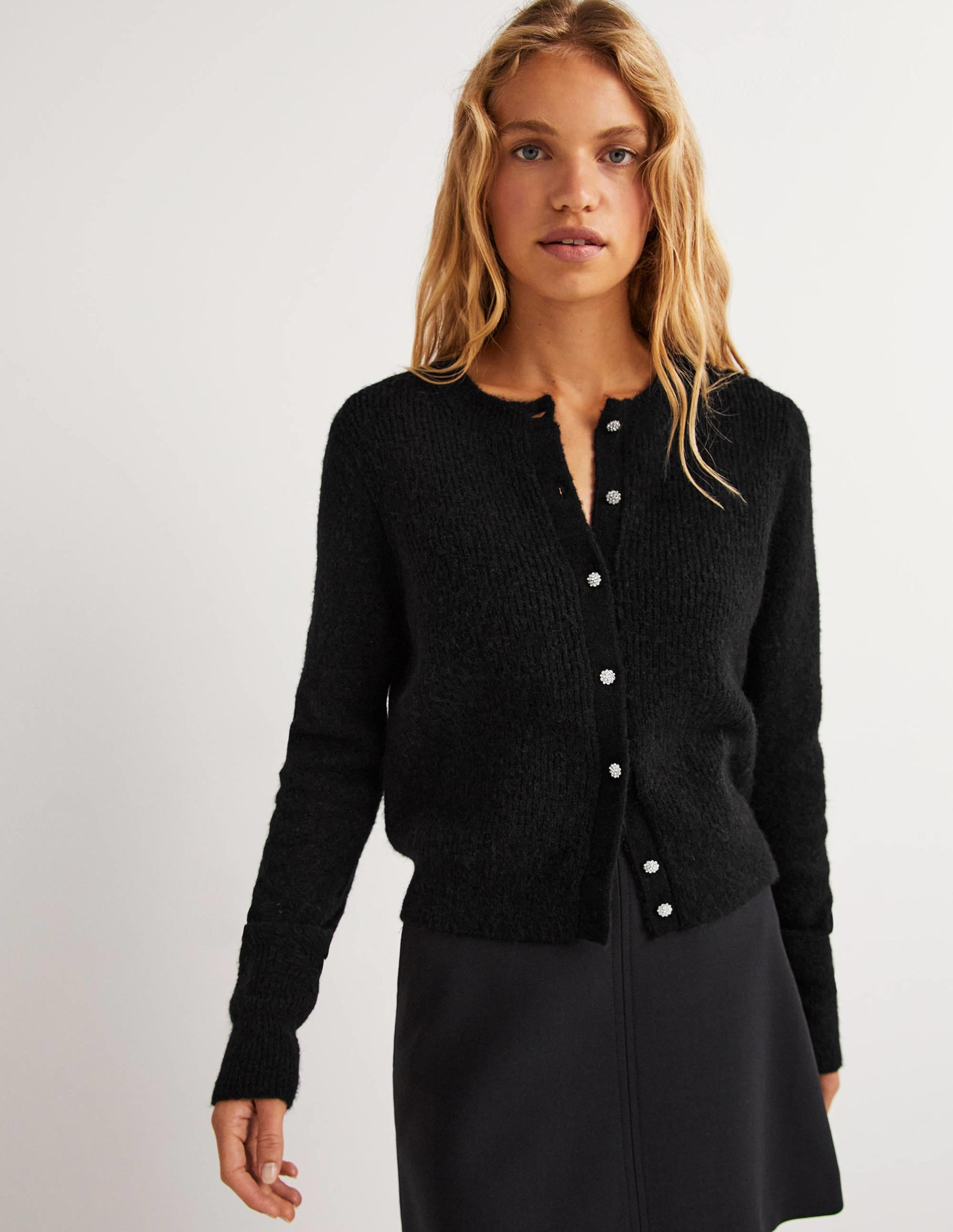 Gilet duveteux à boutons ornementés-Noir - Image 1
