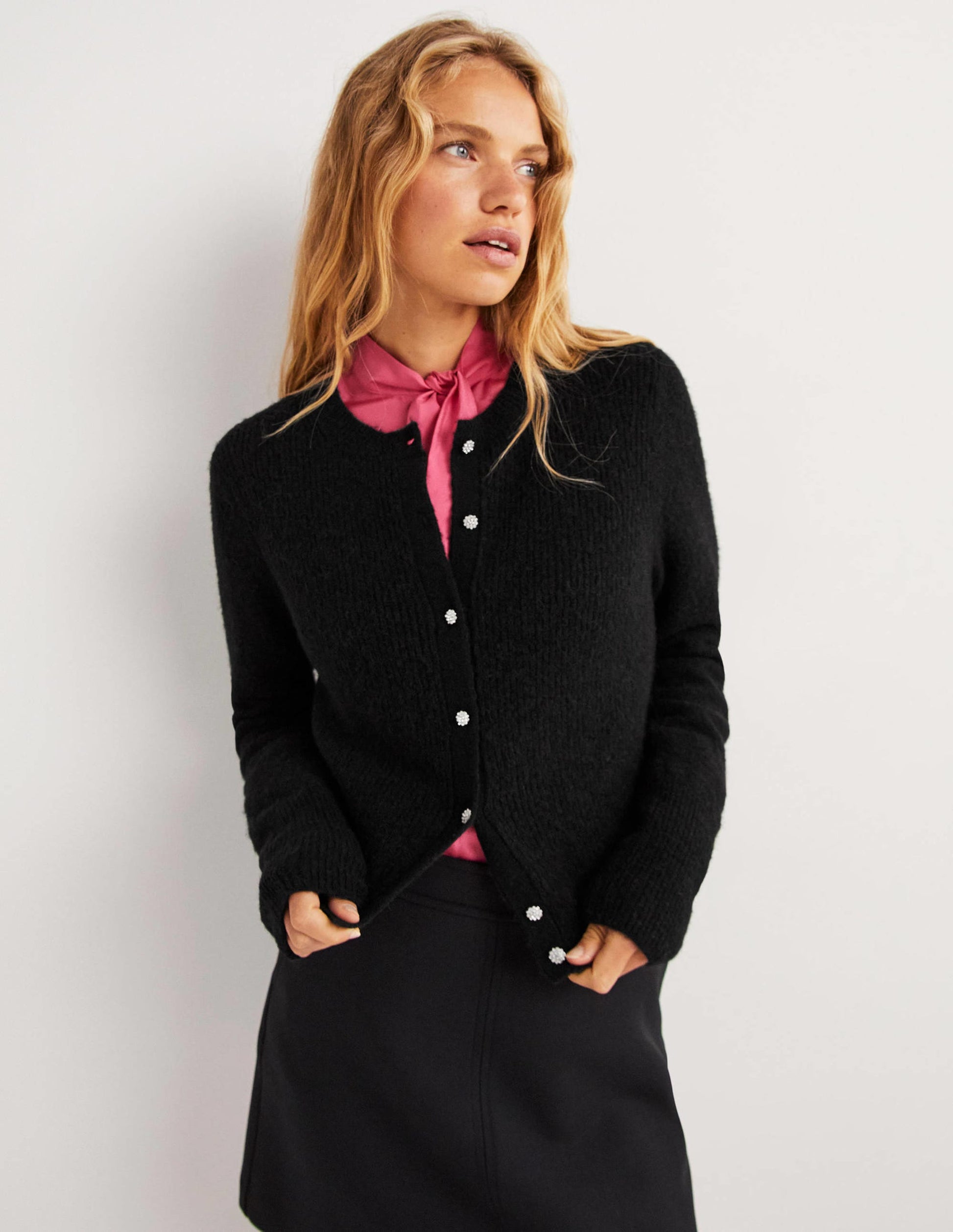 Gilet duveteux à boutons ornementés-Noir-5