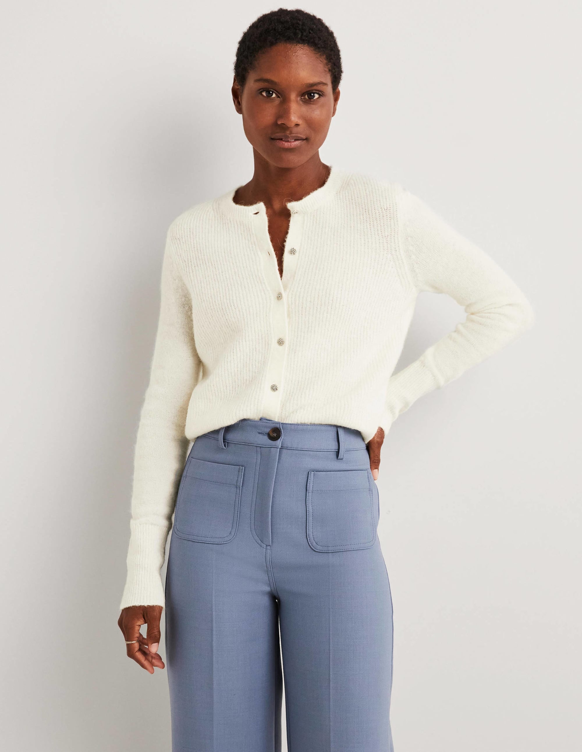 Gilet duveteux à boutons ornementés-Ivoire - Image 4