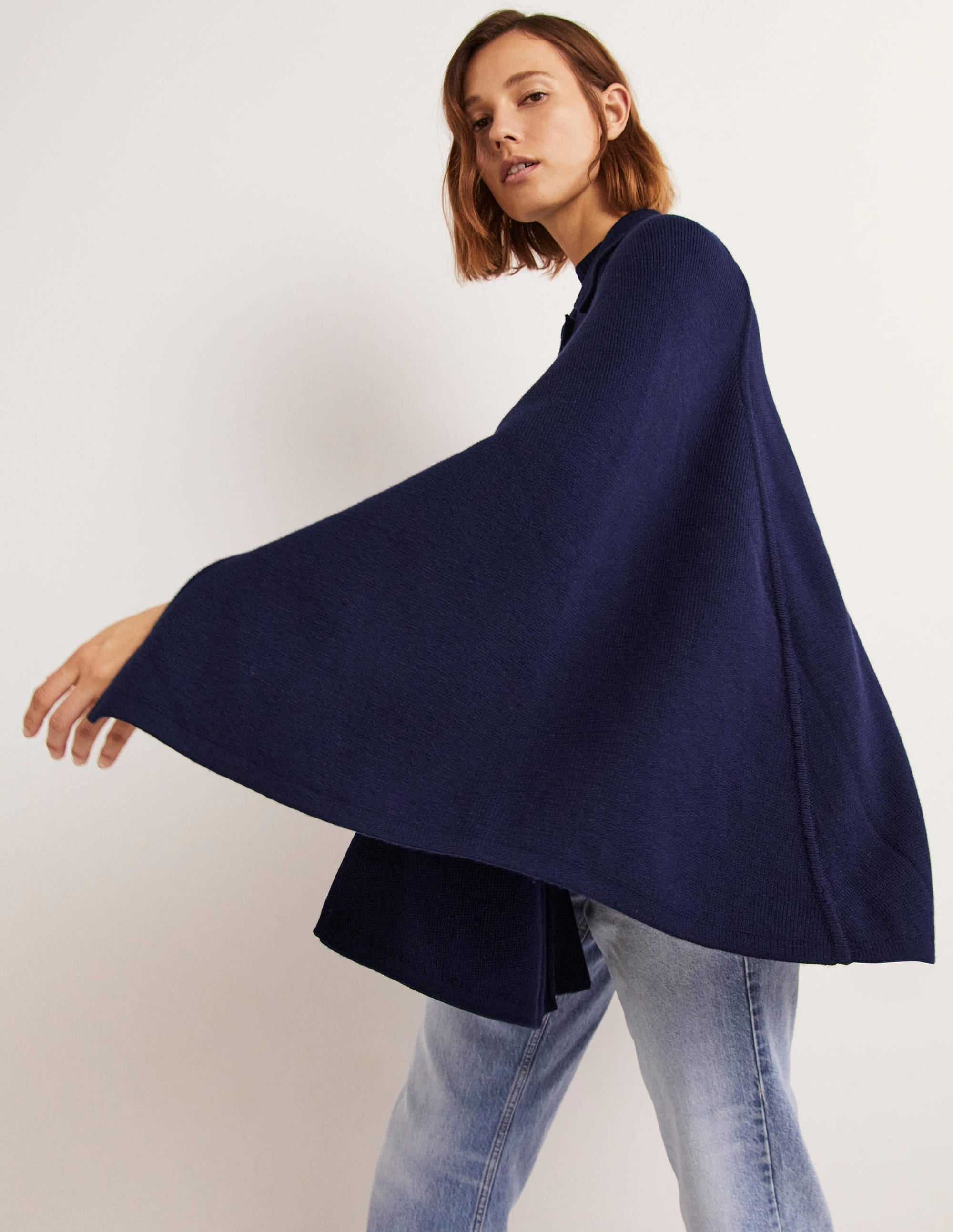 Langer Cardigan im Cape-Stil-Marineblau - Image 5