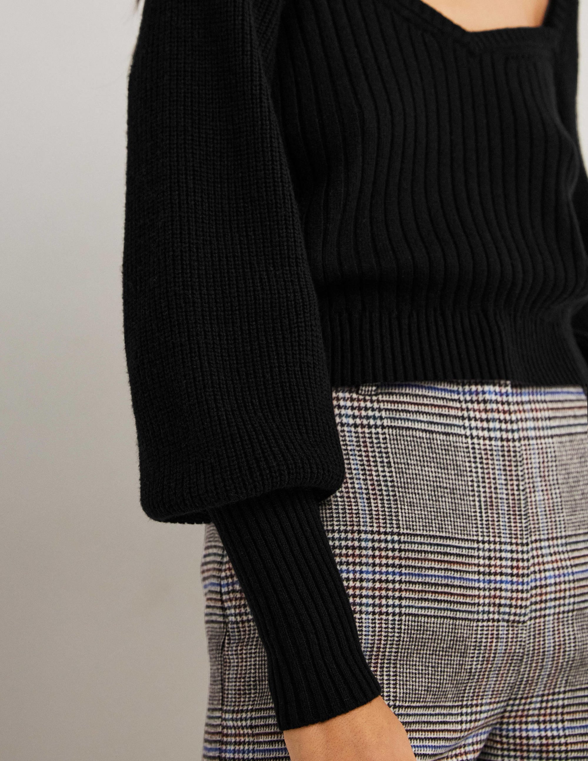 Pull manches blousantes avec encolure en cœur-Noir - Image 2