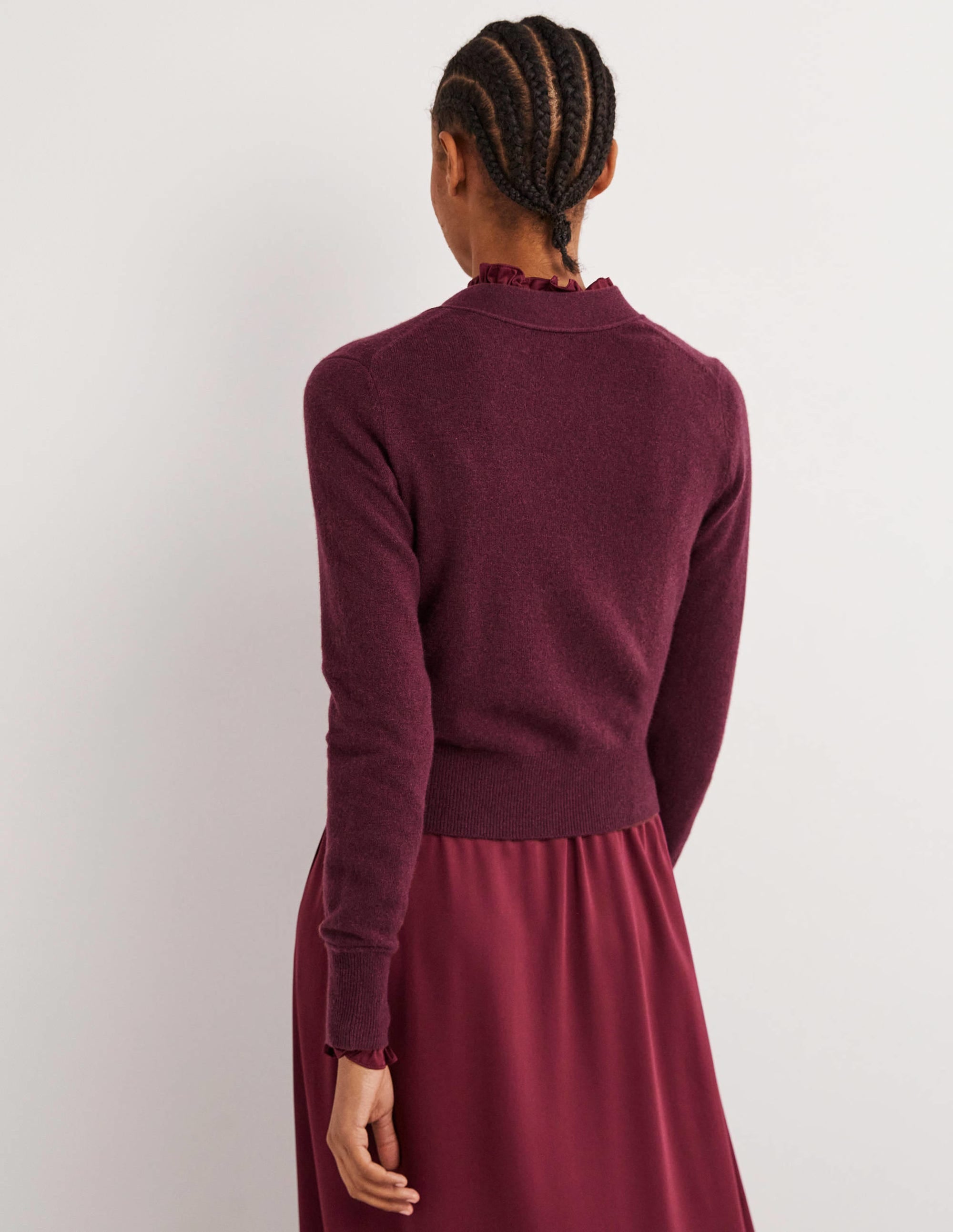 Cropped Cashmere V Cardigan-Mulled Wine Melange - Image 2