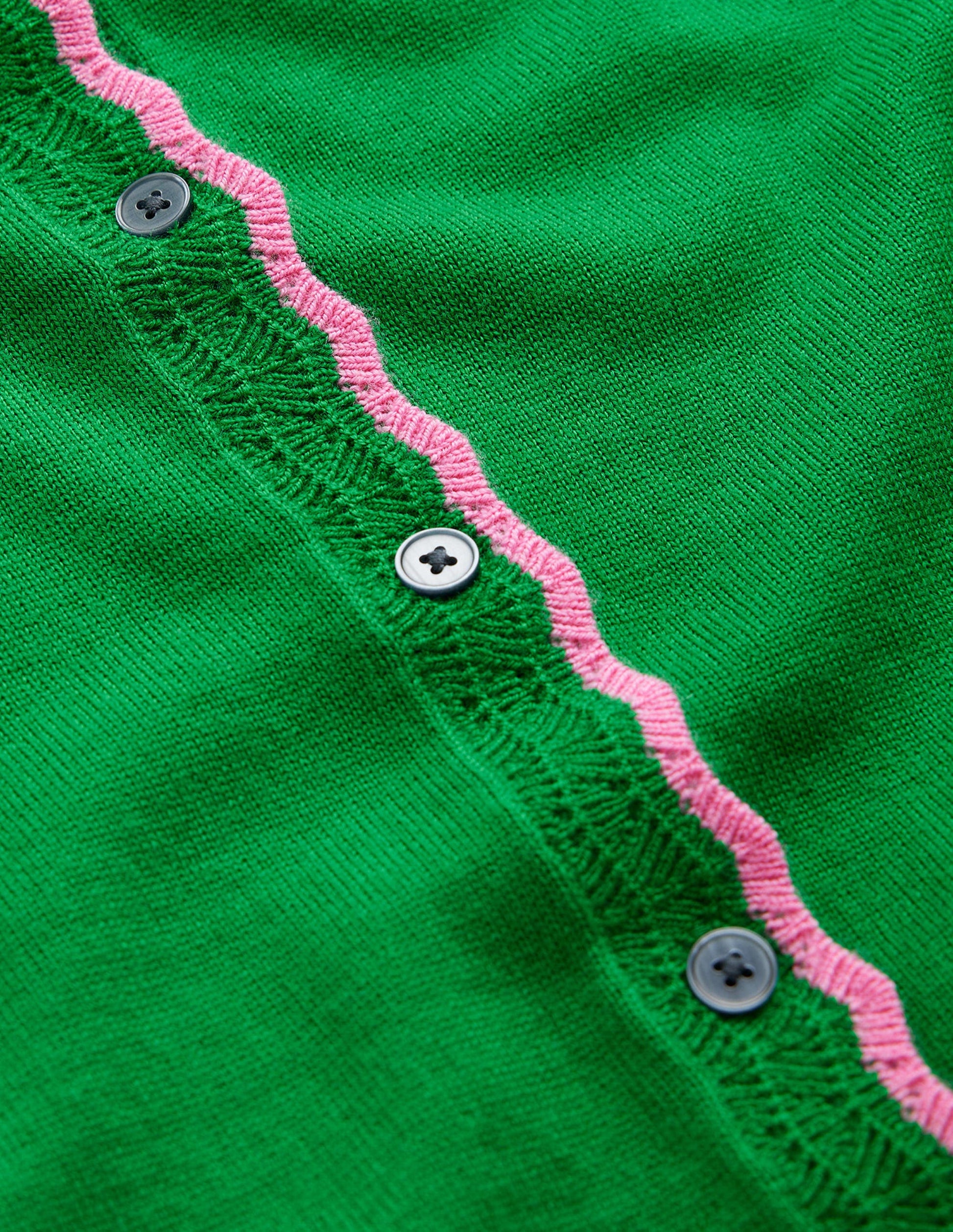 Merino-Strickjacke mit Muschelsaum-Wiesengrün-7