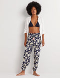 Schmal zulaufende Crinkle-Hose-Französisches Navy, Chintz-Blumen