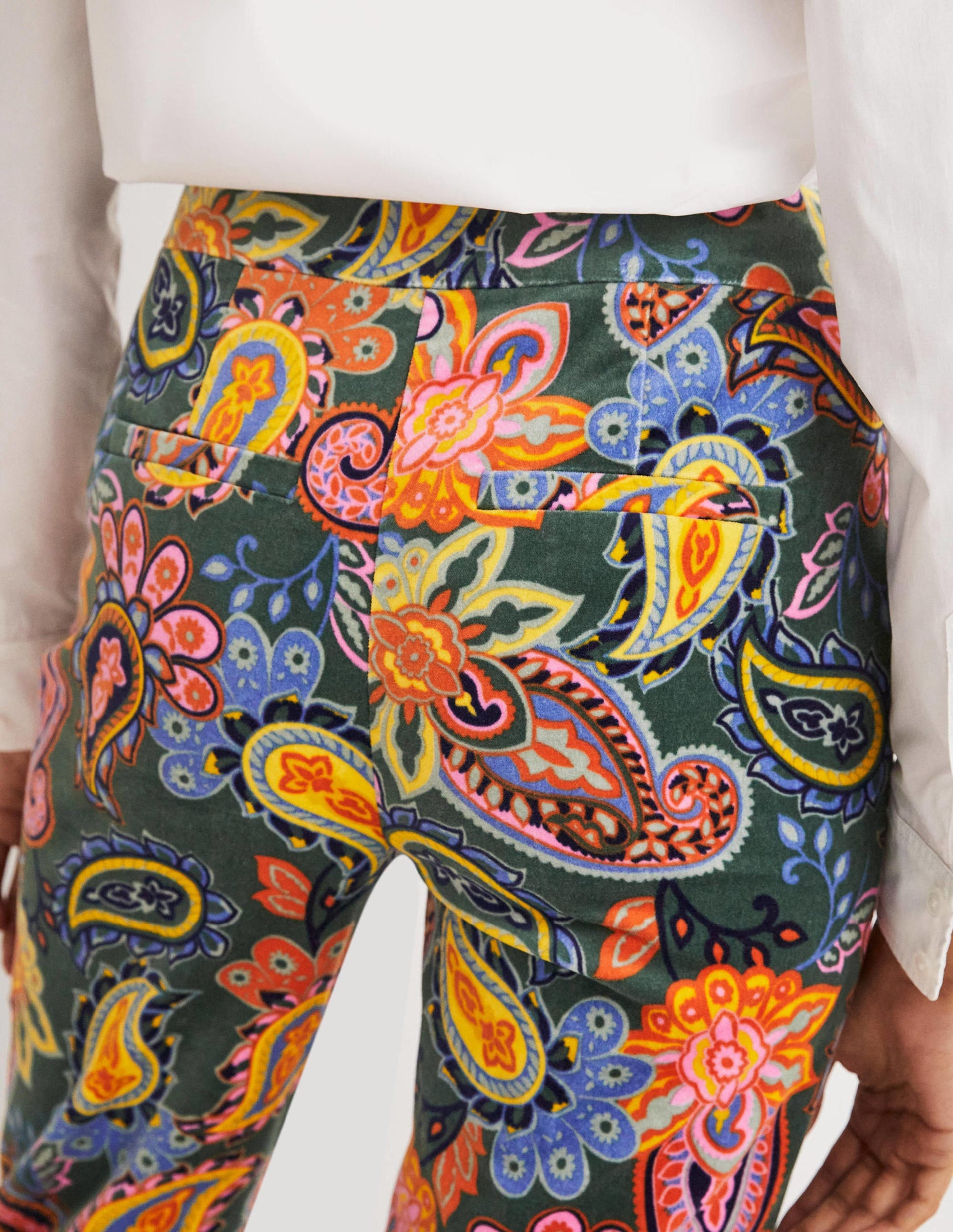 Klassische schmal zulaufende Hose-Trekking-Grün, Paisleymuster-5